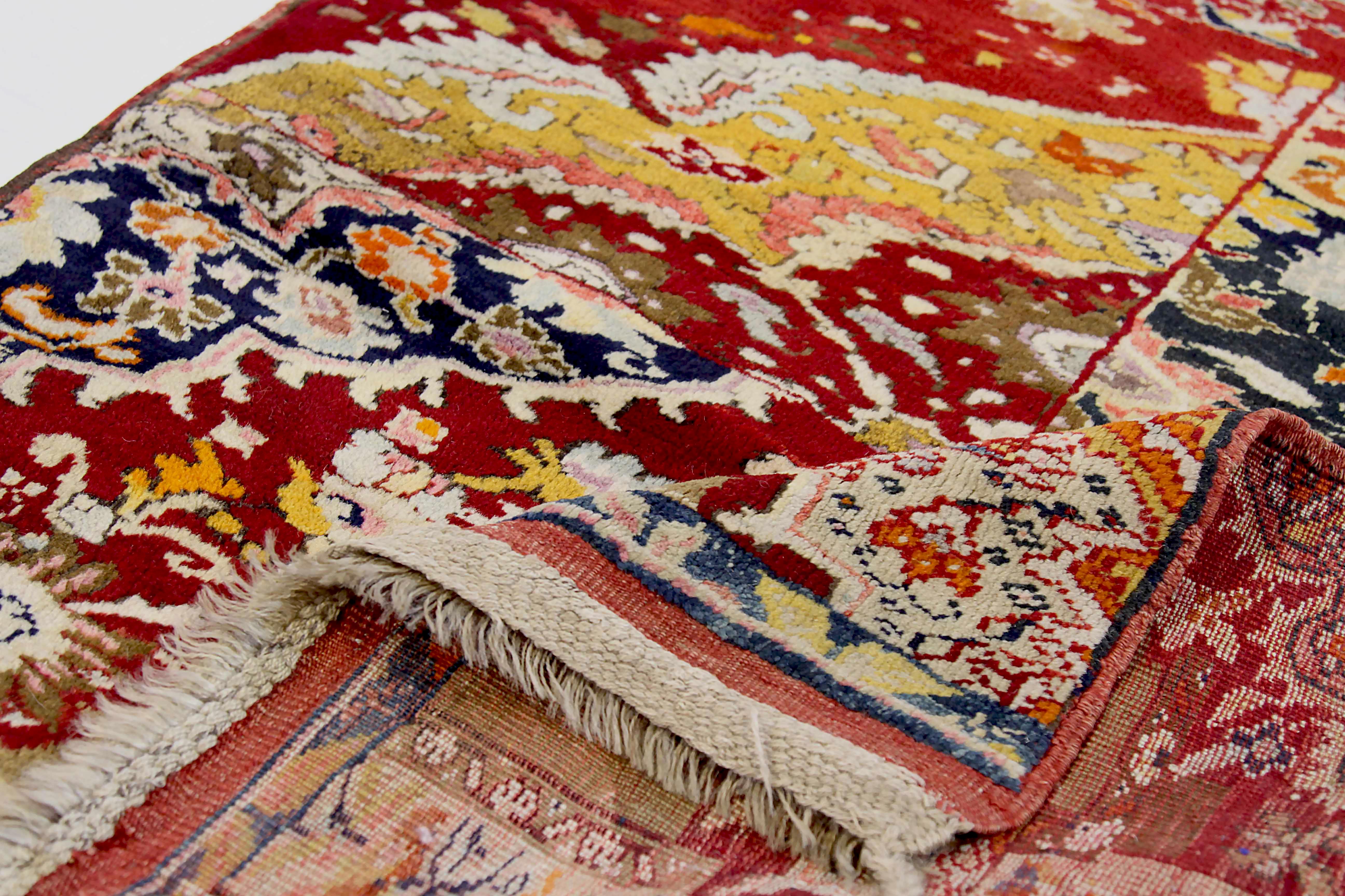 Antiker türkischer Teppich im Oushak-Design (Handgewebt) im Angebot