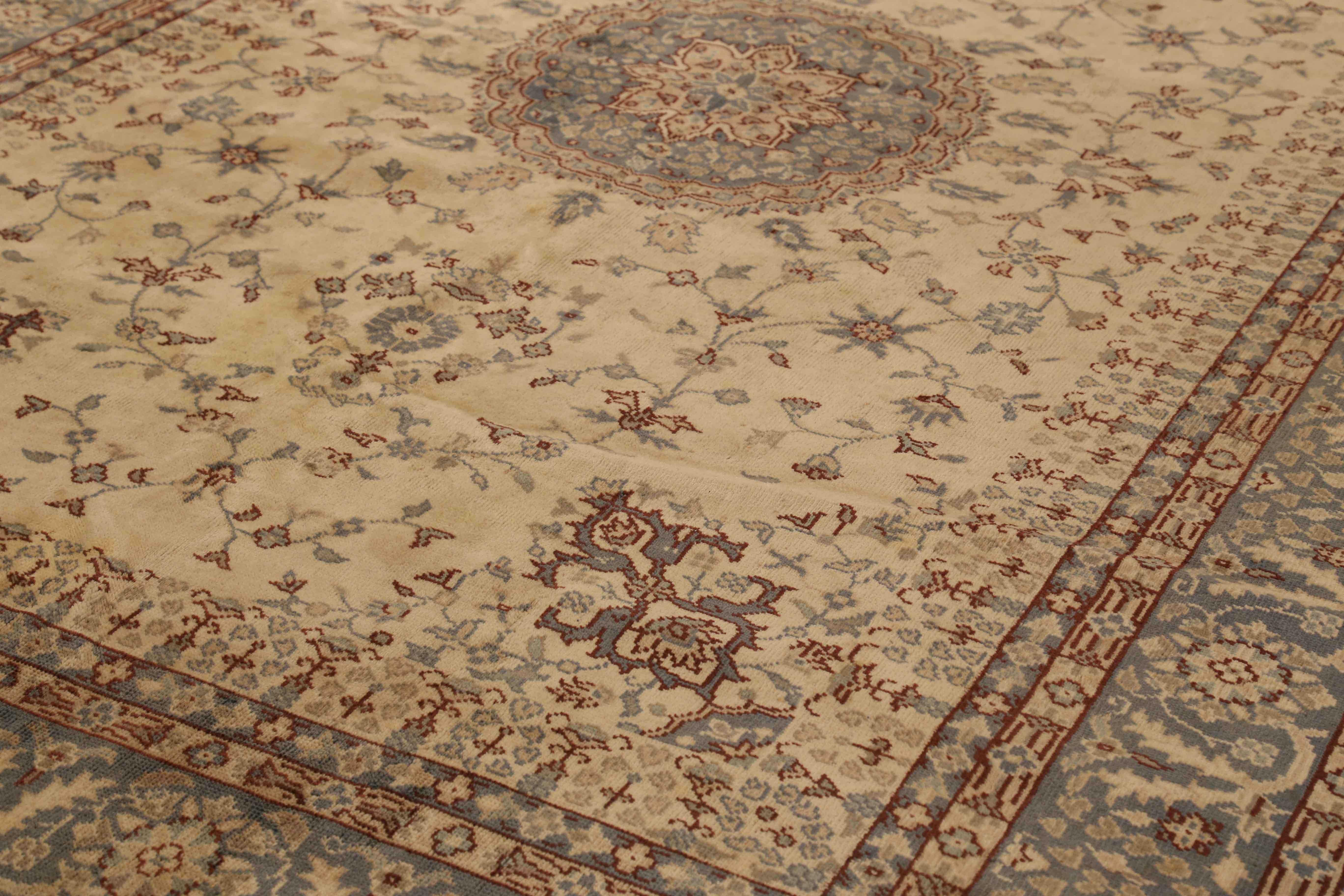 Autre Tapis turc antique Sivas Design/One en vente
