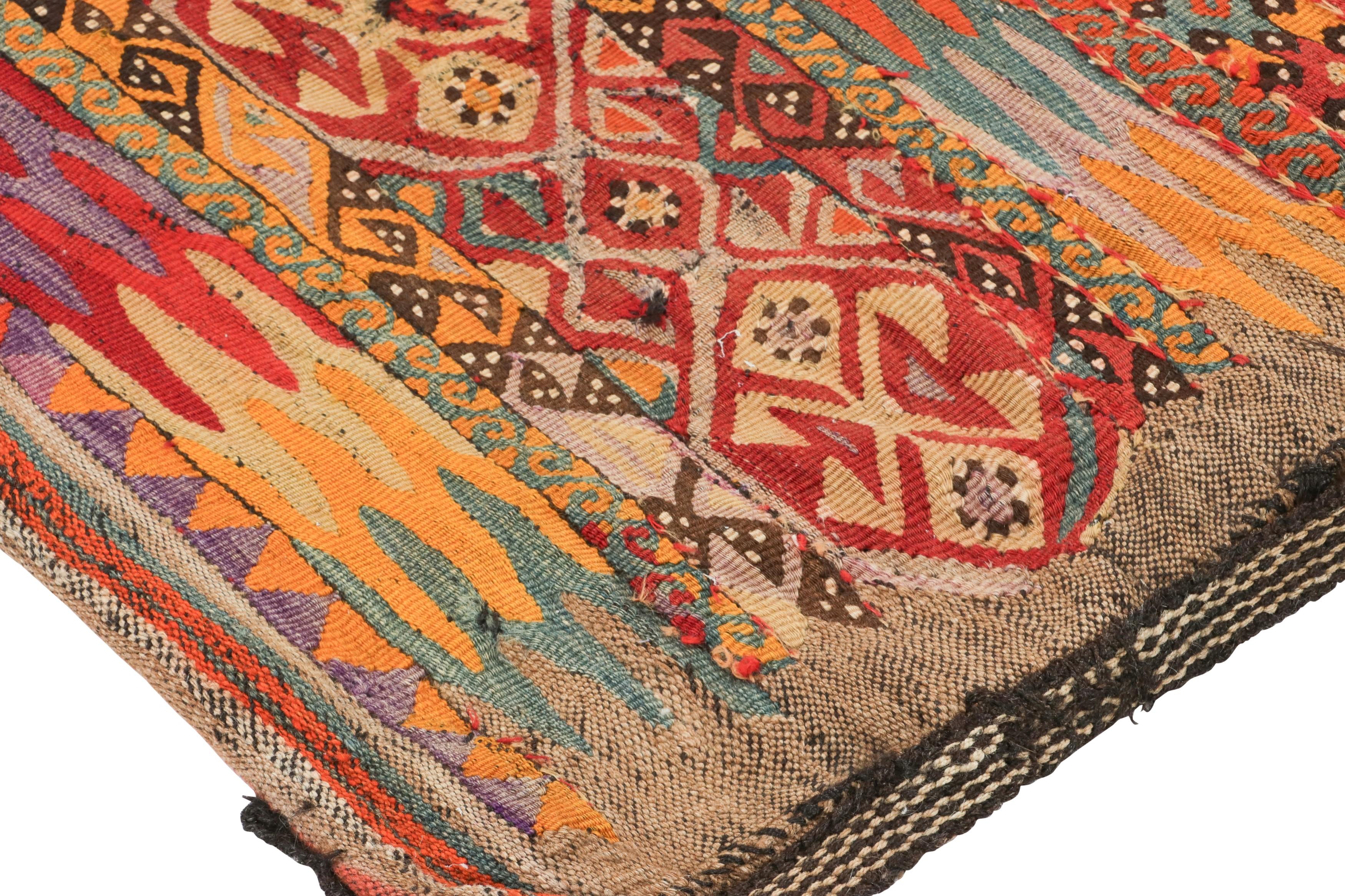 Inizio XX secolo Antica borsa turca in tessuto, con vibranti motivi geometrici tribali - Rug & Kilim in vendita