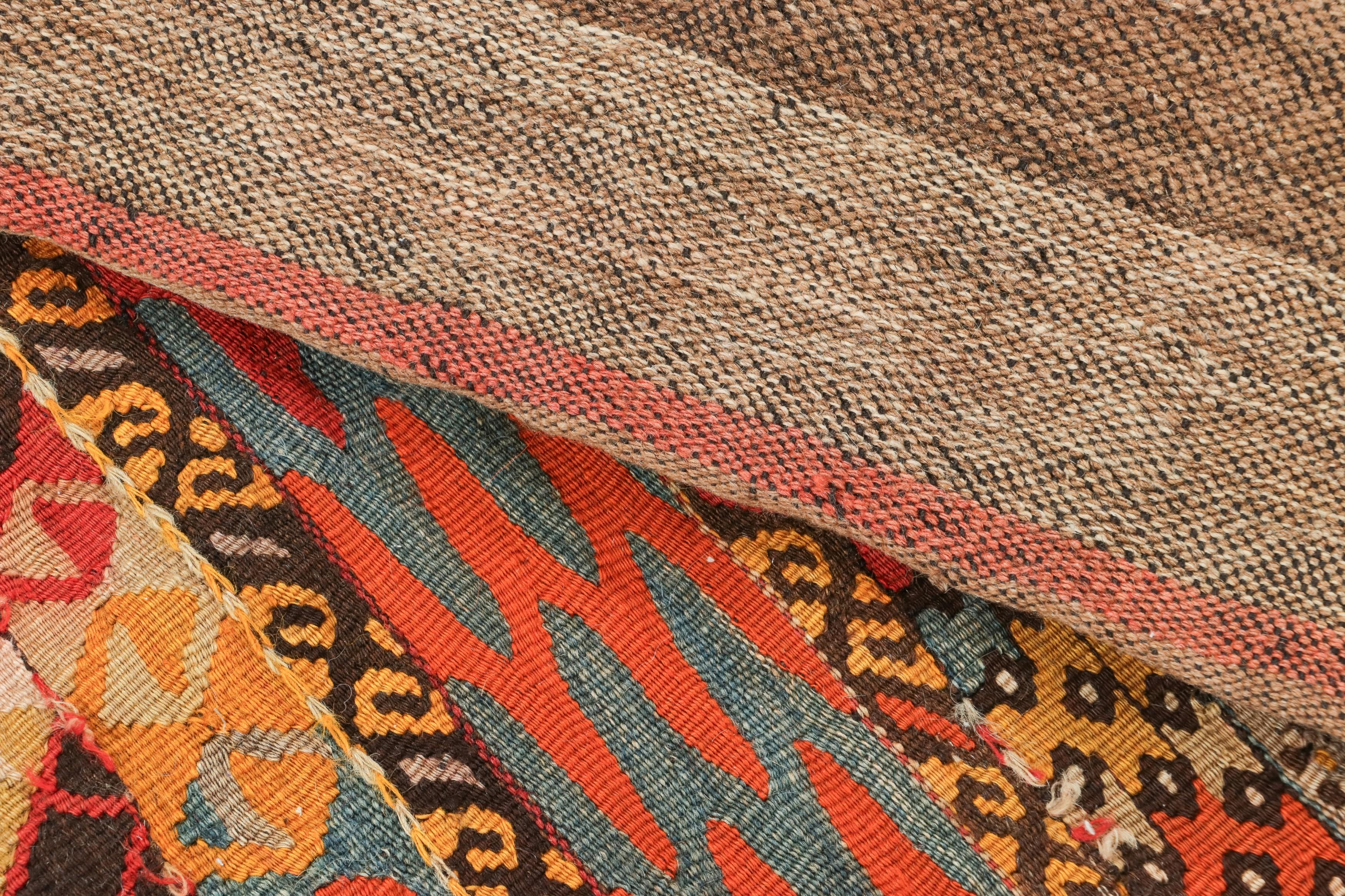 Lana Antica borsa turca in tessuto, con vibranti motivi geometrici tribali - Rug & Kilim in vendita