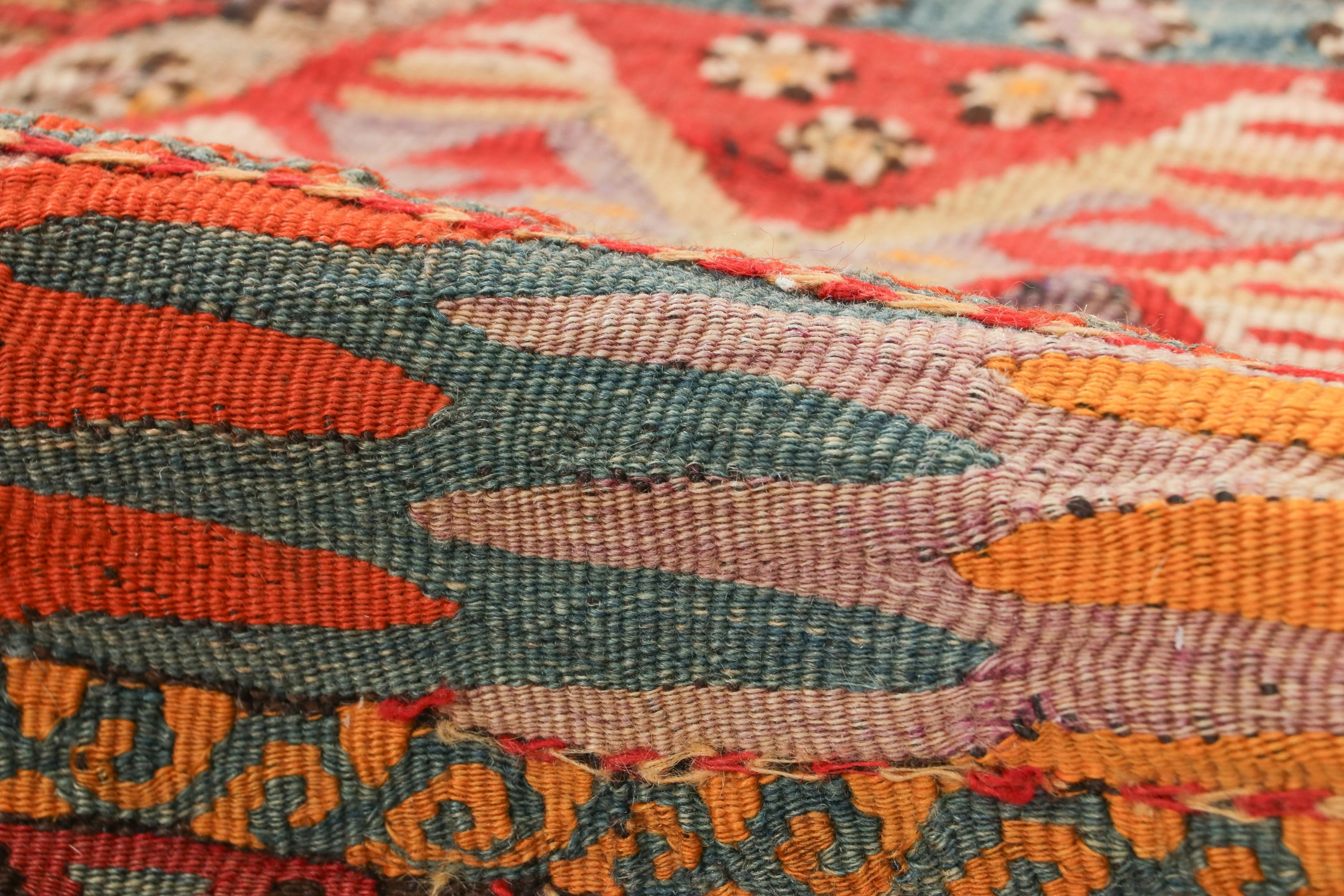 Antica borsa turca in tessuto, con vibranti motivi geometrici tribali - Rug & Kilim in vendita 1