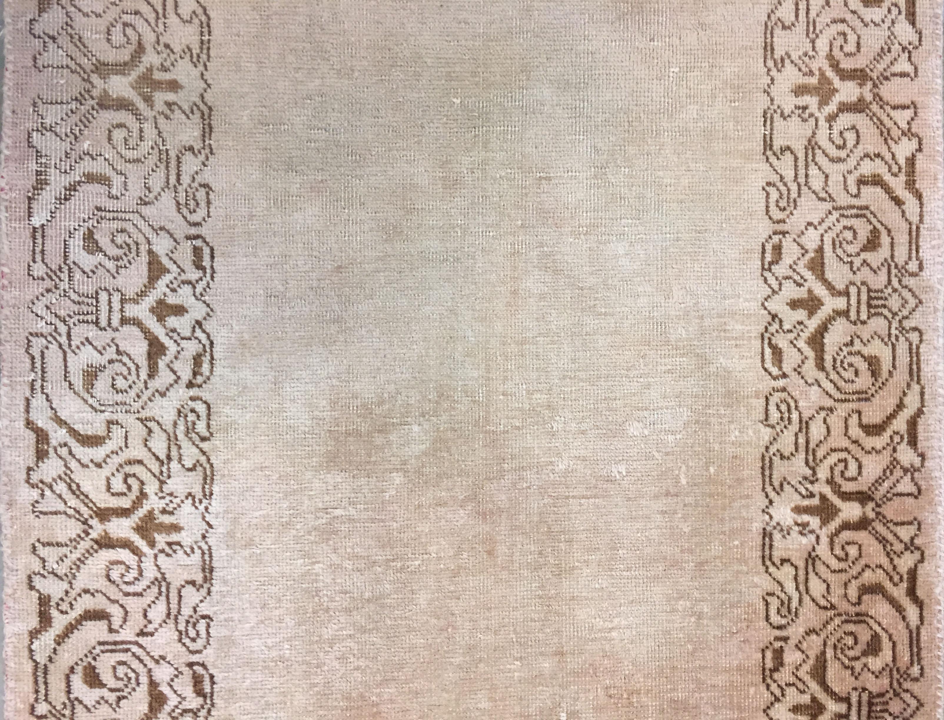 Antiker türkischer Beigefarbener großer Sivas-Woll-Läufer aus Sivas, um 1900 2'9 x 21'9 (19. Jahrhundert) im Angebot