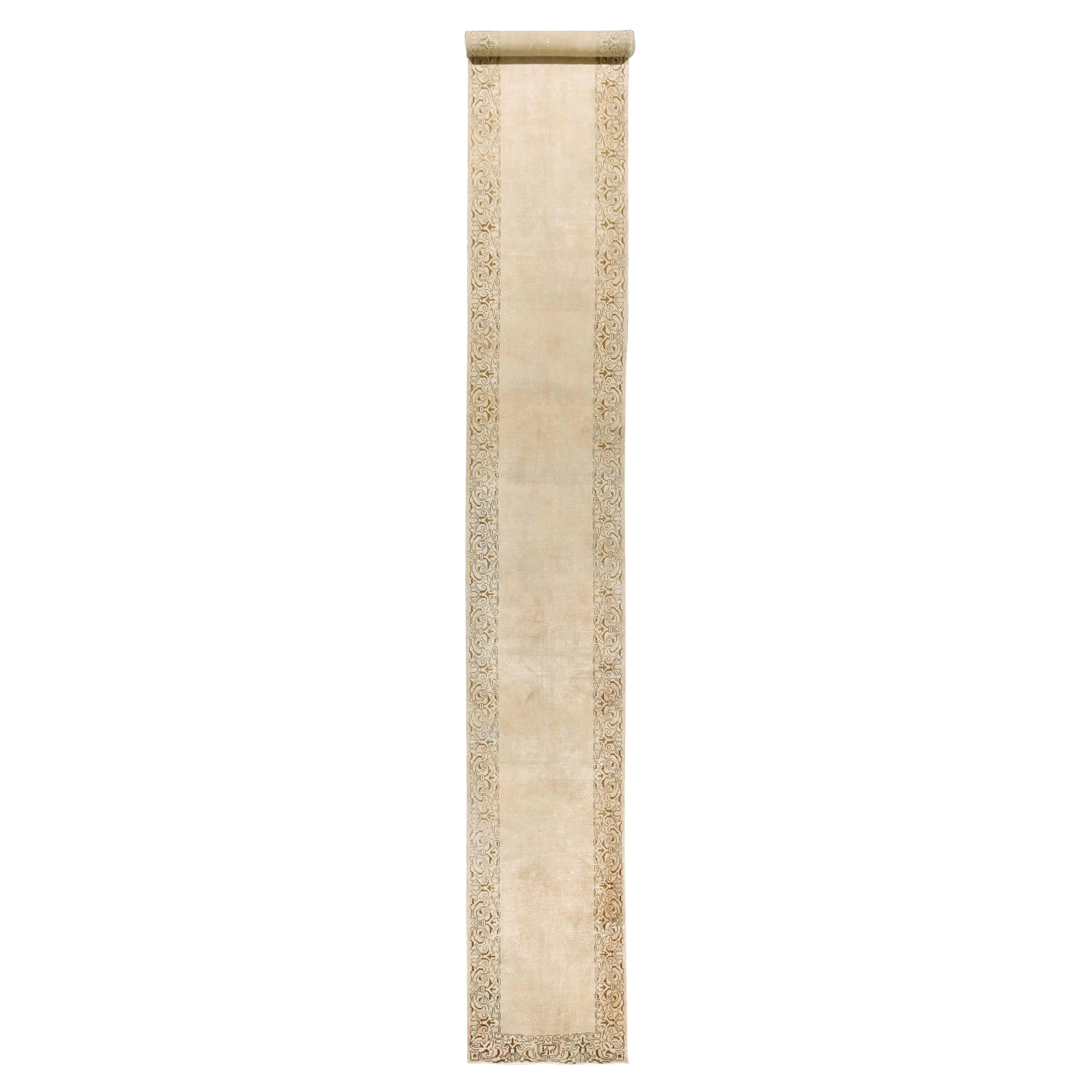 Antiker türkischer Beigefarbener großer Sivas-Woll-Läufer aus Sivas, um 1900 2'9 x 21'9 im Angebot