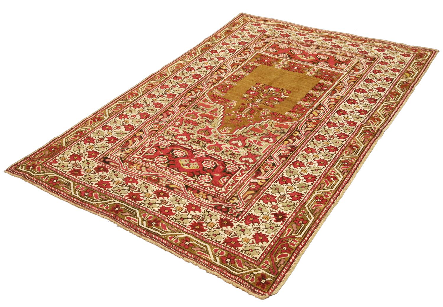 Hand-Knotted Antique Turkish Beige & Red Wool Ghiordes Rug, 1880-1900 For Sale