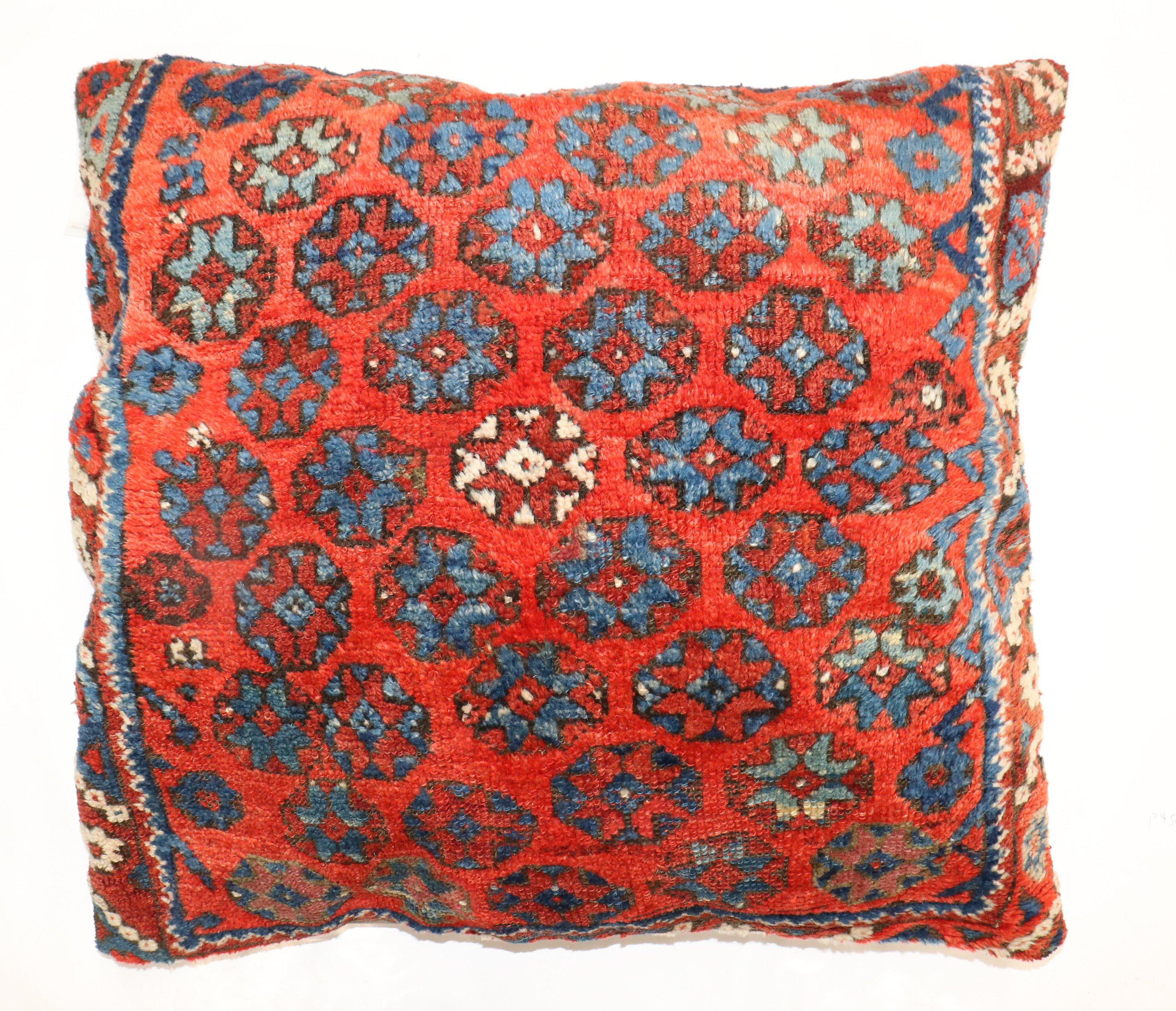 Pillow made from a 19th century Turkish Bergam Collector small carpet.

Measures: 2'2'' x 2'6''.