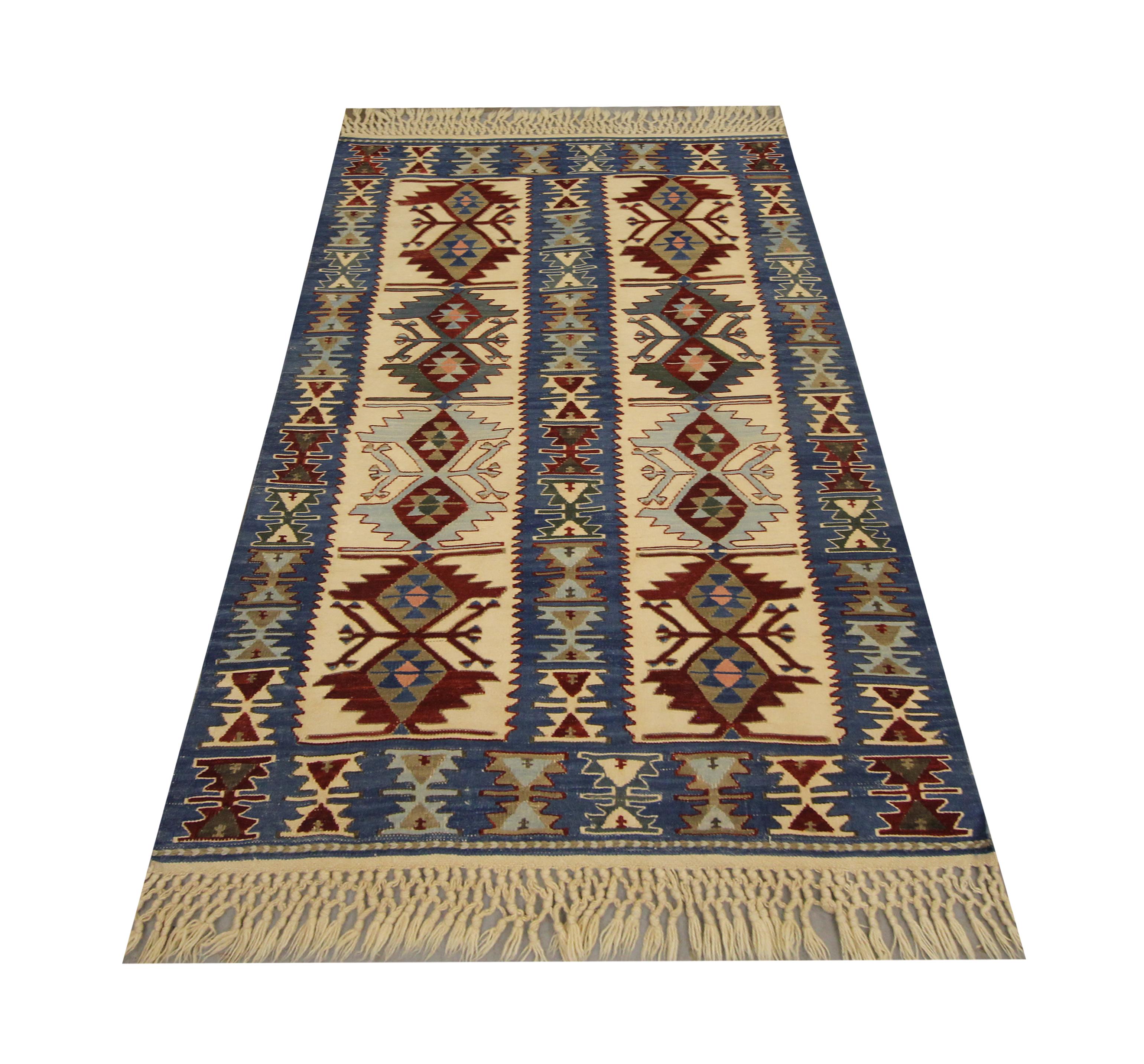 Rug & Kilim bleu turc ancien, tapis tribal géométrique en laine tissée à plat 90 x 142 cm en vente 3