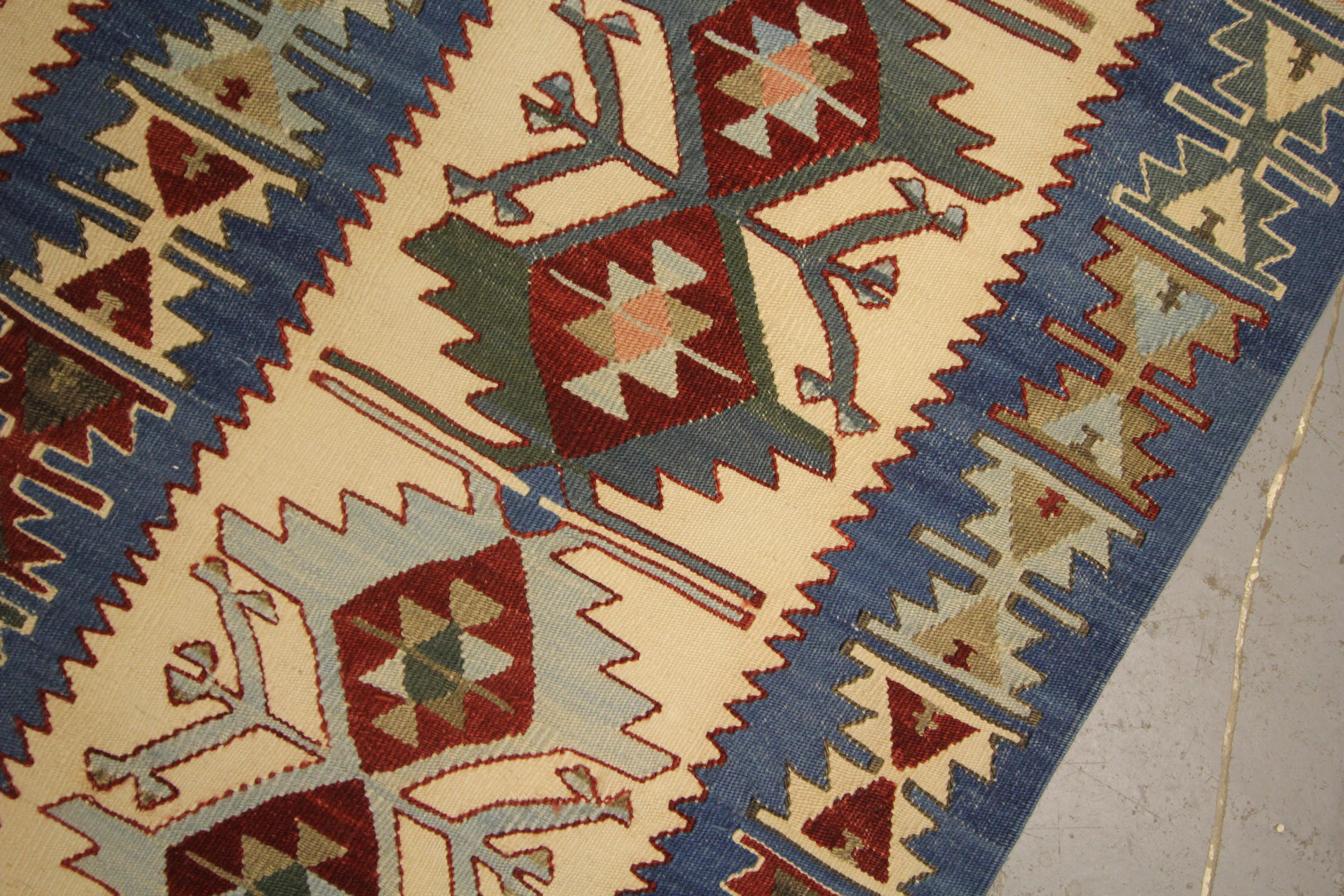 Rug & Kilim bleu turc ancien, tapis tribal géométrique en laine tissée à plat 90 x 142 cm Excellent état - En vente à Wembley, GB