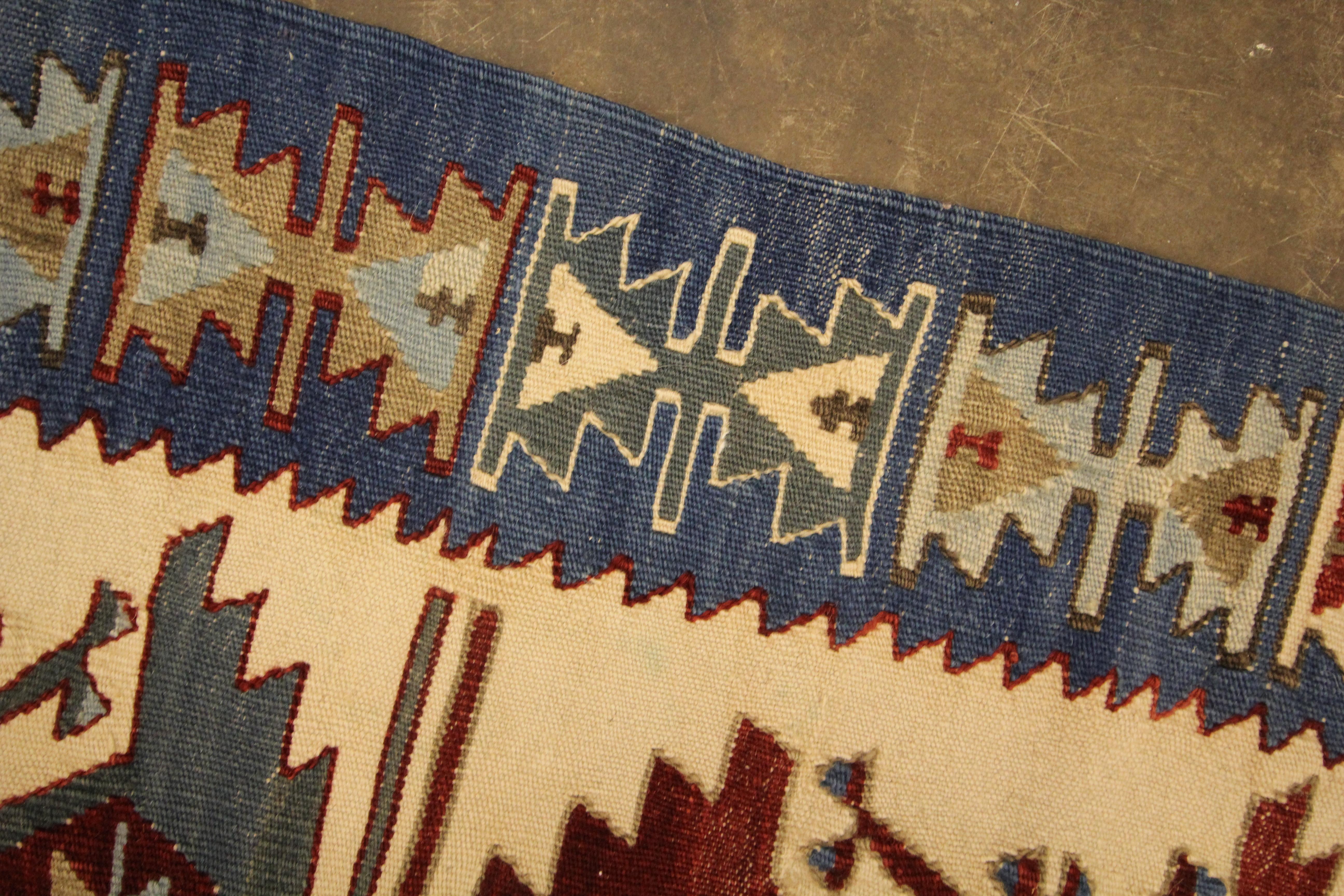 Laine Rug & Kilim bleu turc ancien, tapis tribal géométrique en laine tissée à plat 90 x 142 cm en vente