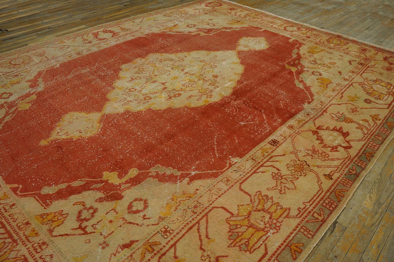 Türkischer Oushak-Teppich des frühen 20. Jahrhunderts ( 10' x 13' - 304 x 396 cm) im Angebot 2