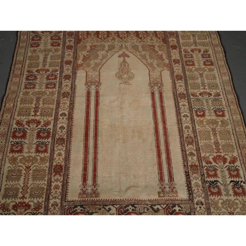 18th Century and Earlier Antique Turkish Ghiordes Prayer Rug with White Ground, 18th Century For Sale