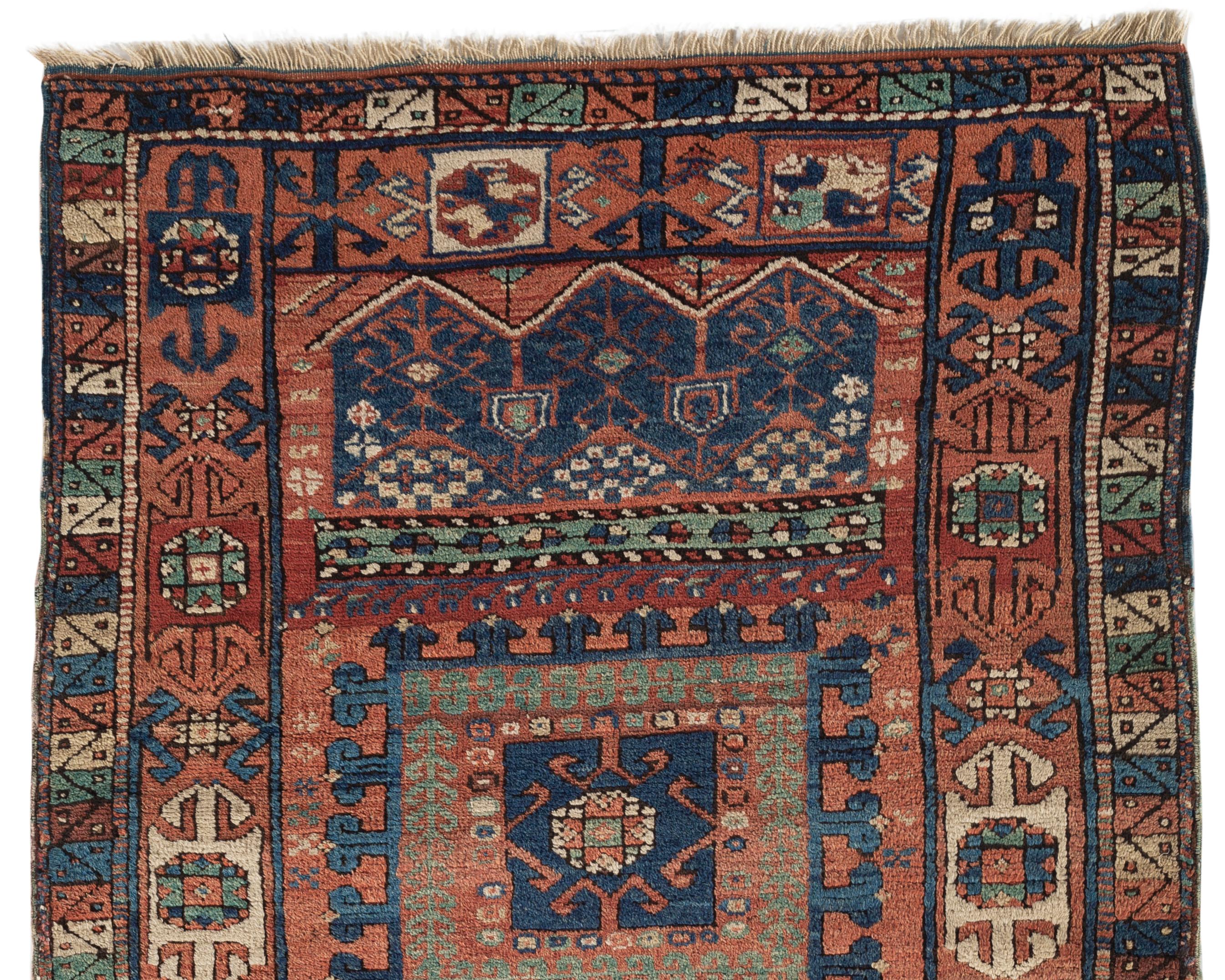 Antique Turkish Ghiordes rug, circa 1900. Ghiordes rugs come from Western Anatolia in Turkey, the rugs from this area use the highest quality wool and are on a cotton foundation creating beautiful and study rugs. This particular rug has a superb