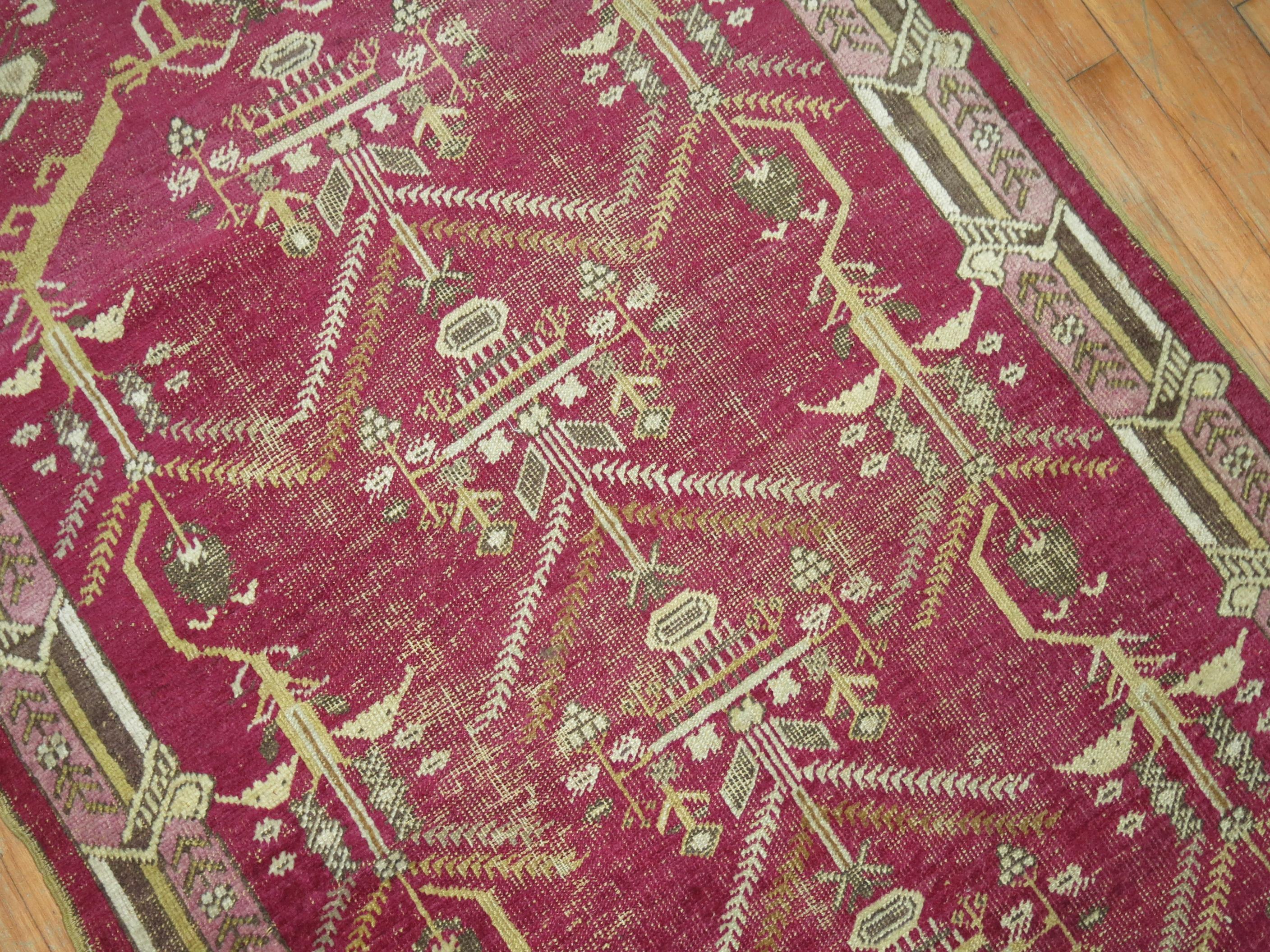 Antique Turkish Ghiordes Rug In Good Condition For Sale In New York, NY
