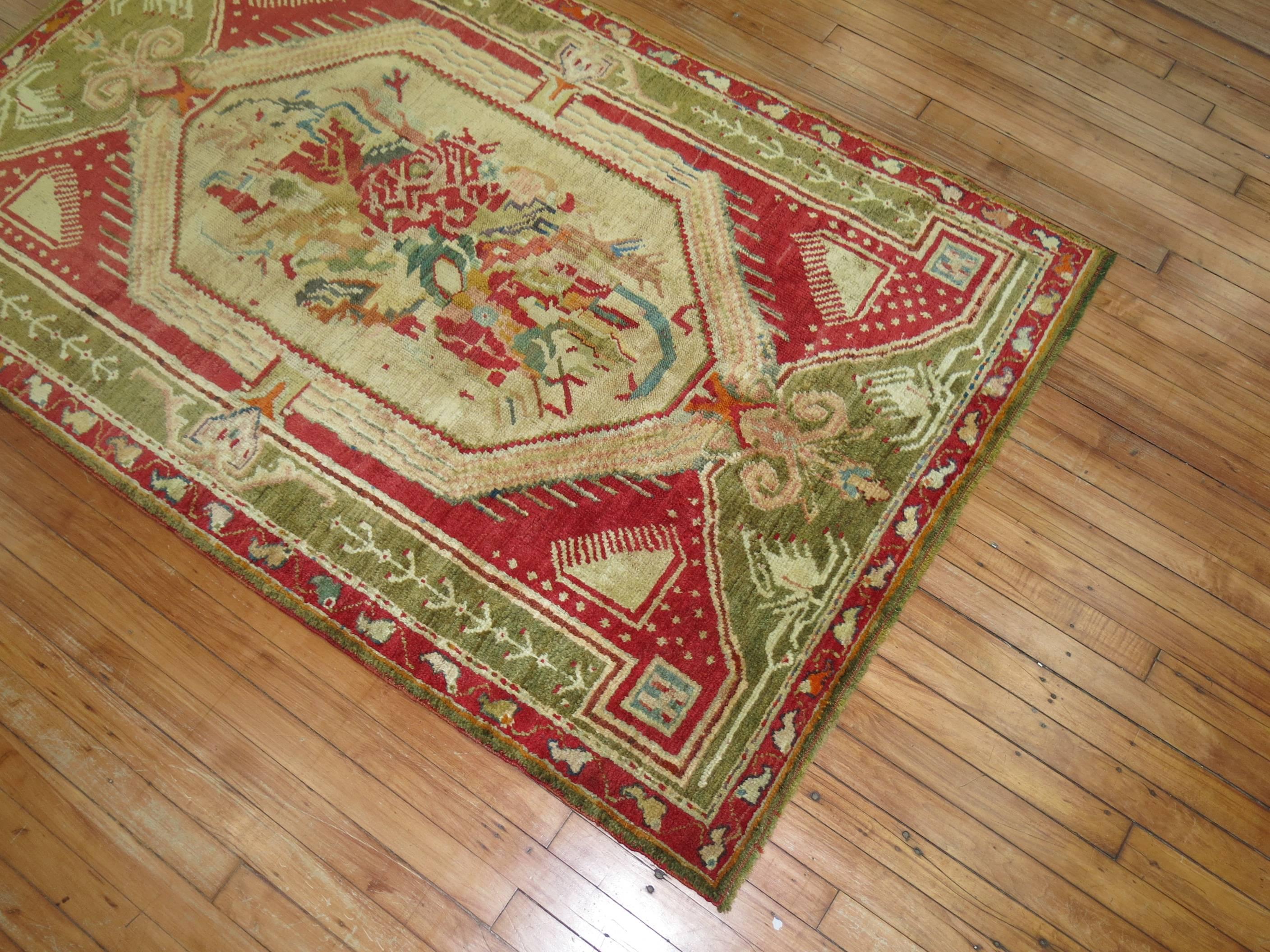 Zabihi Collection Antique Turkish Ghiordes Rug In Good Condition For Sale In New York, NY