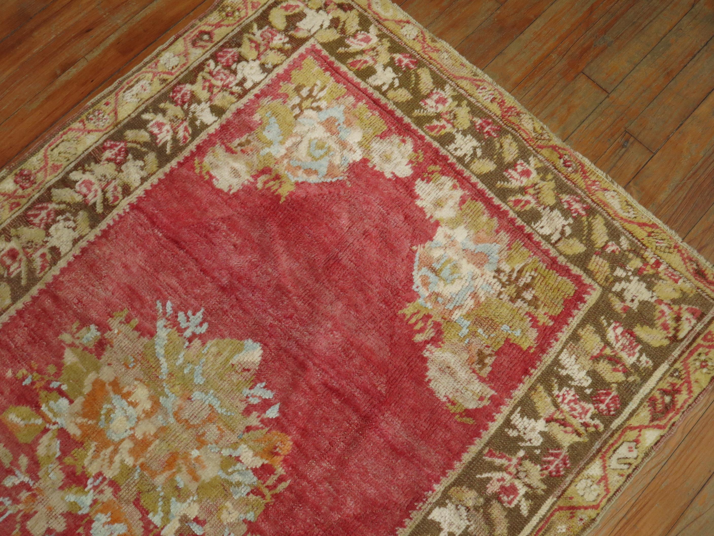 20ième siècle Tapis Ghiordes turc ancien à fleurs de la collection Zabihi en vente