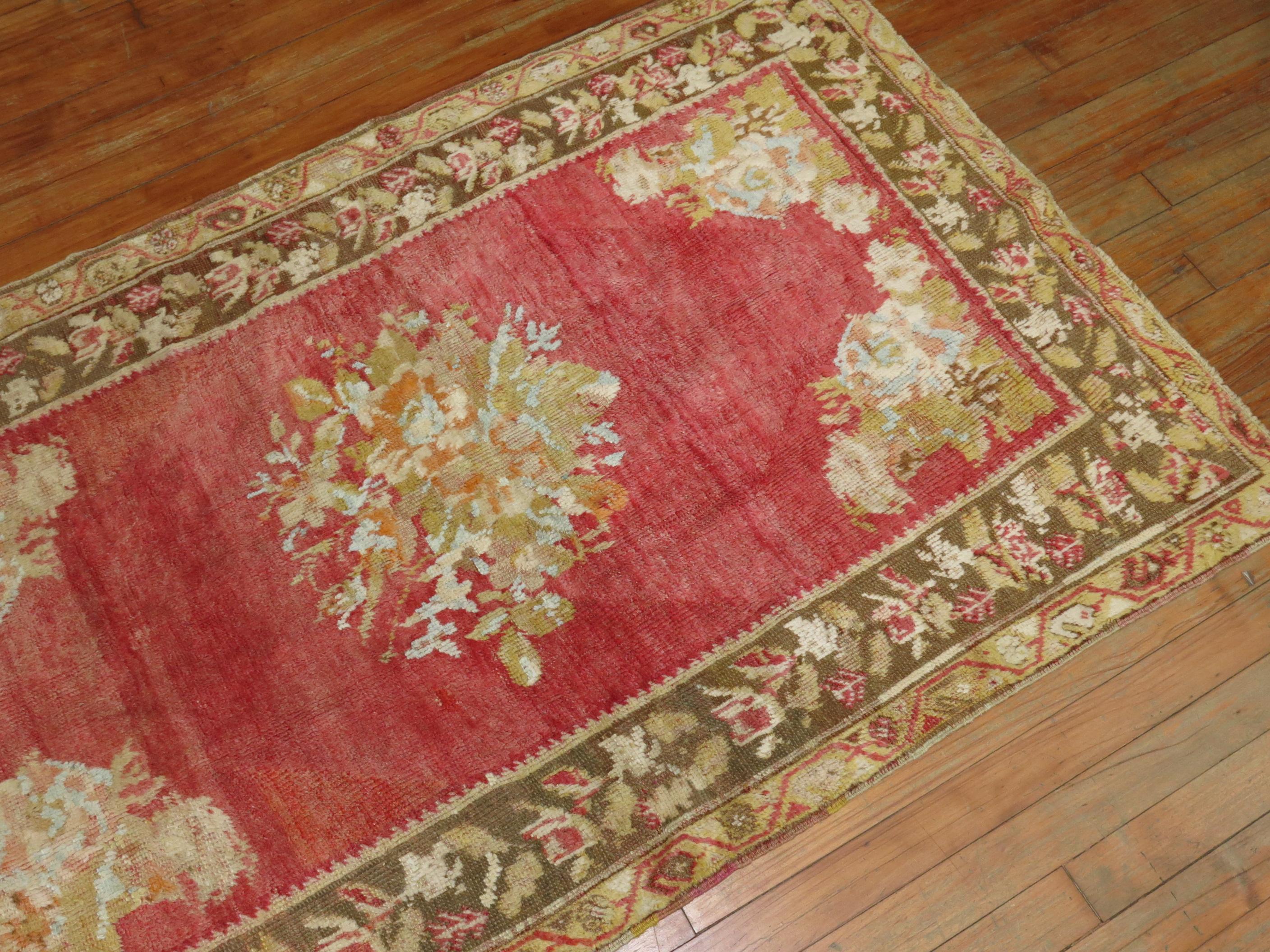 Tapis Ghiordes turc ancien à fleurs de la collection Zabihi en vente 1