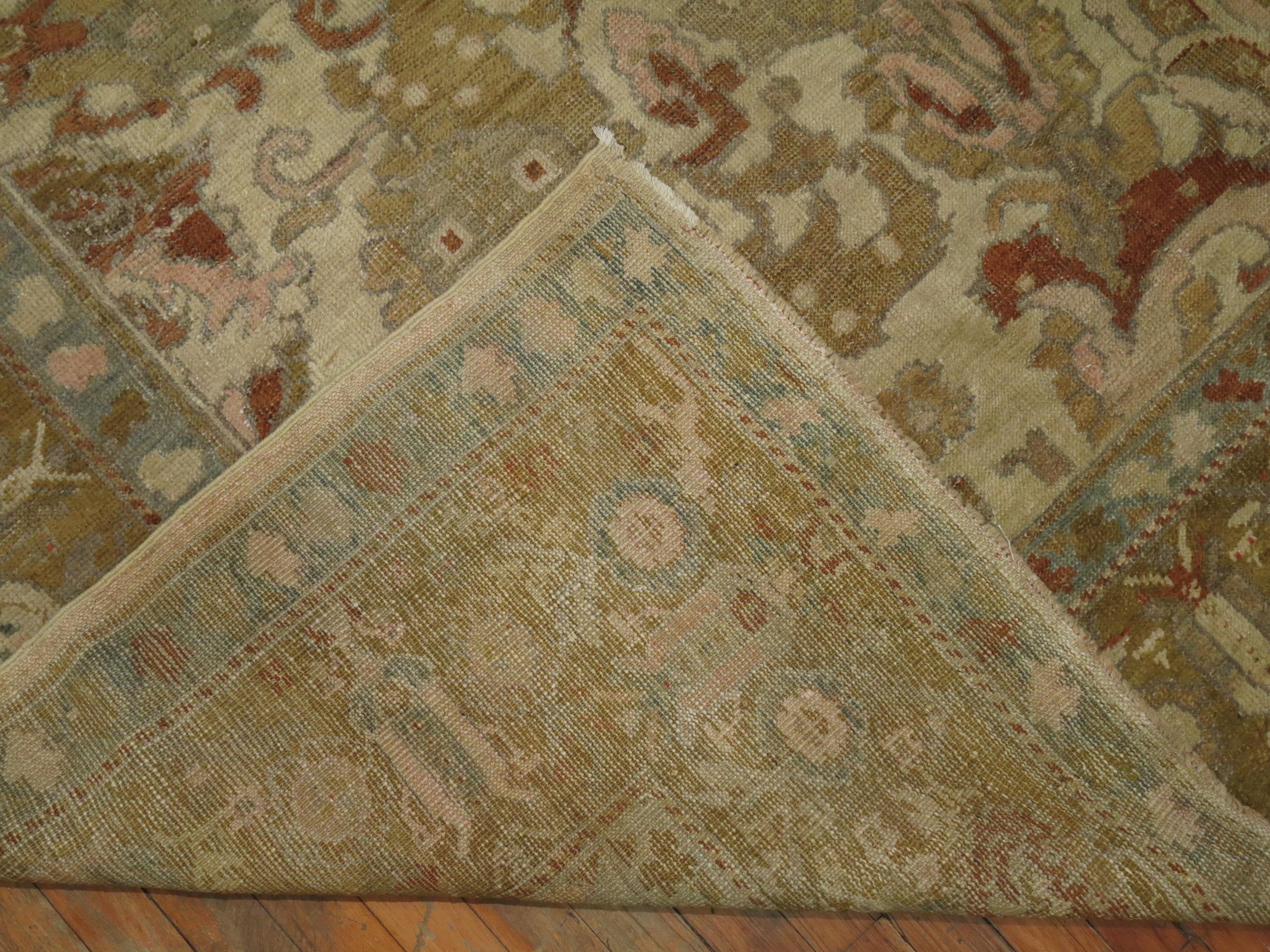 Antique Turkish Ghiordes Rug  In Good Condition For Sale In New York, NY