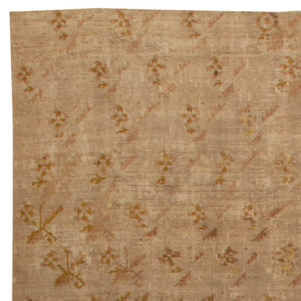 Antique Turkish Ghiordes Rug 'Size Adjusted' In Good Condition For Sale In New York, NY