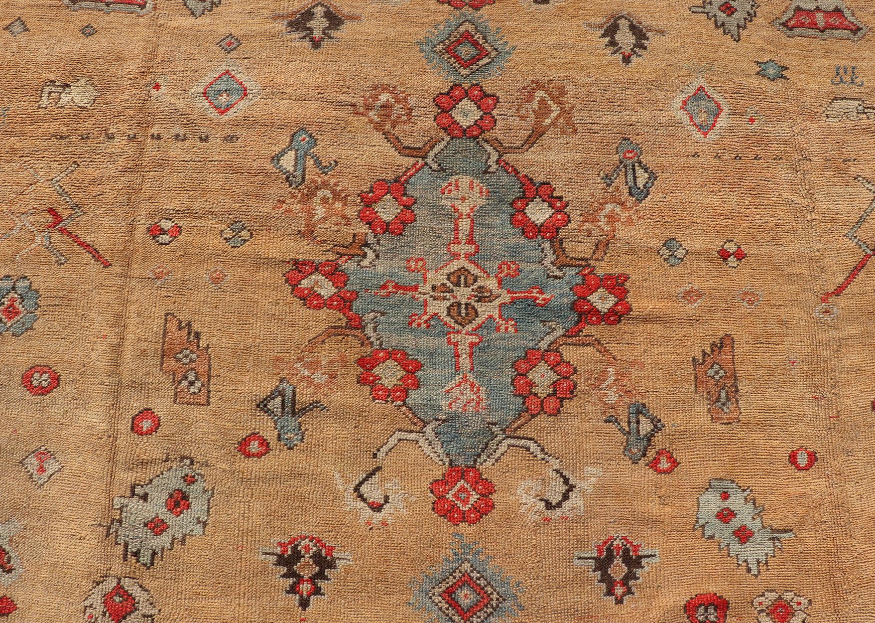 Antique Turkish Ghoirdes Oushak Rug With Medallion in Sky Blue, Tan, and Red For Sale 4