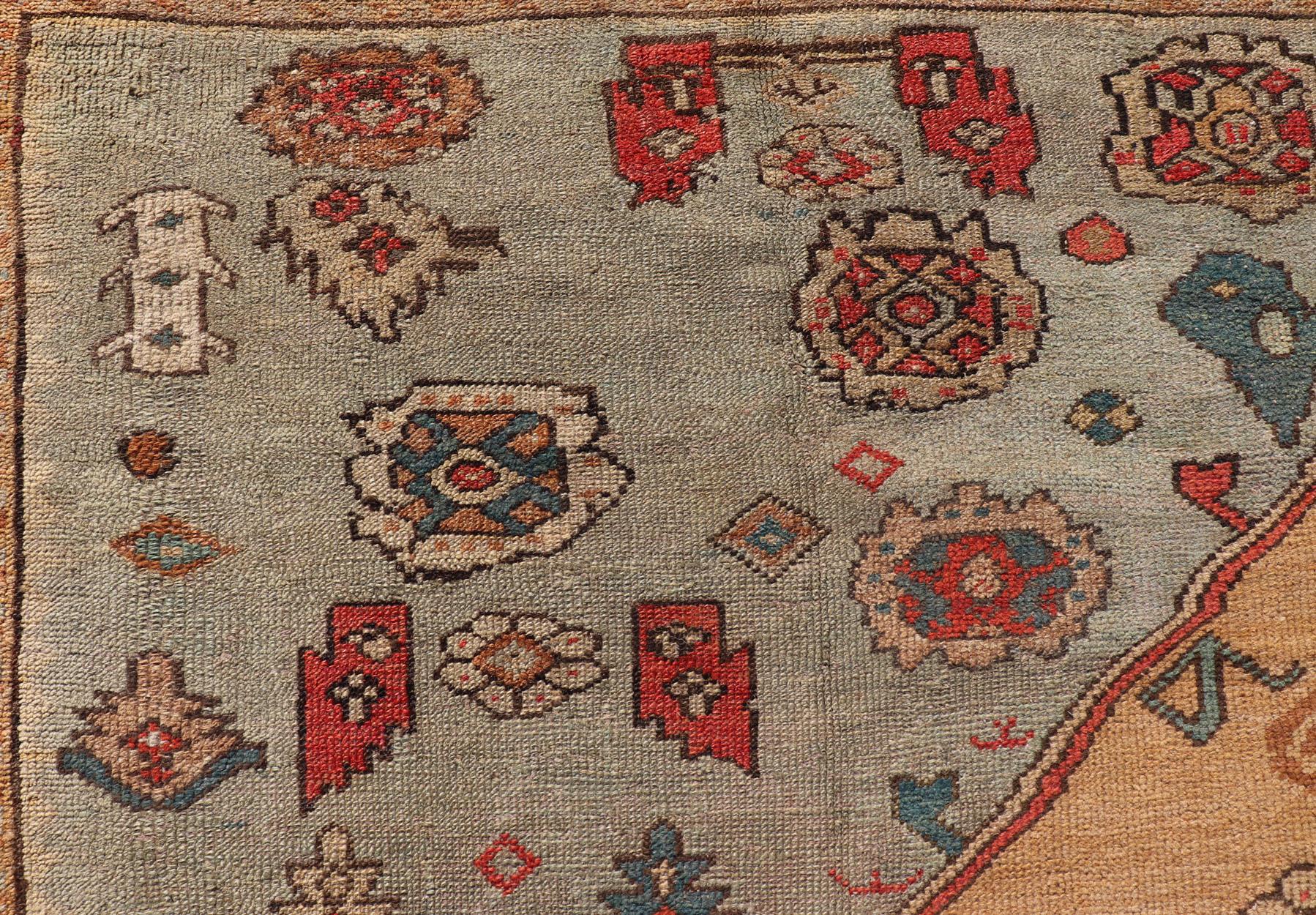 Antique Turkish Ghoirdes Oushak Rug With Medallion in Sky Blue, Tan, and Red For Sale 6