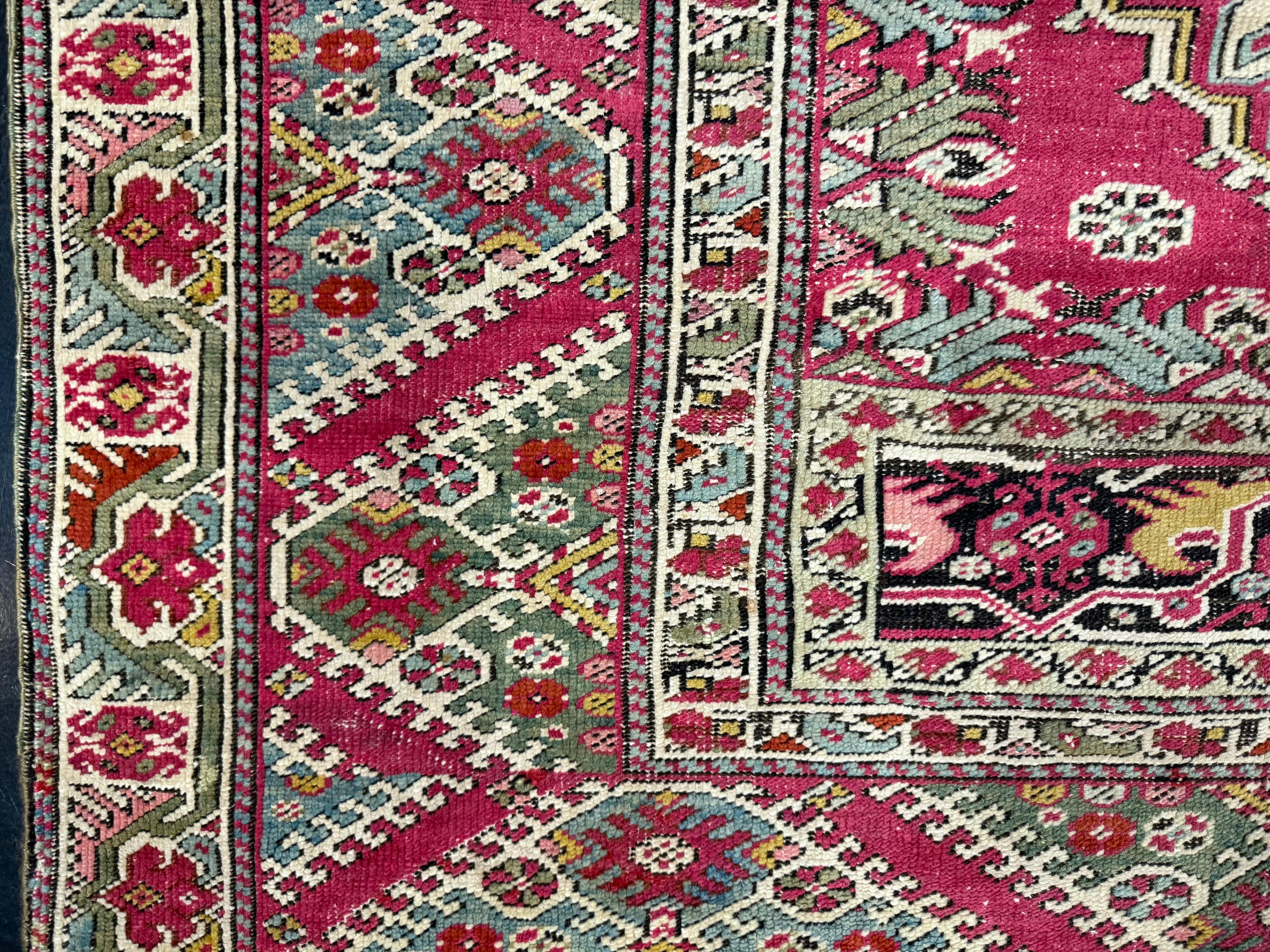 20th Century Antique Turkish Giordes Wool Rug 4'1