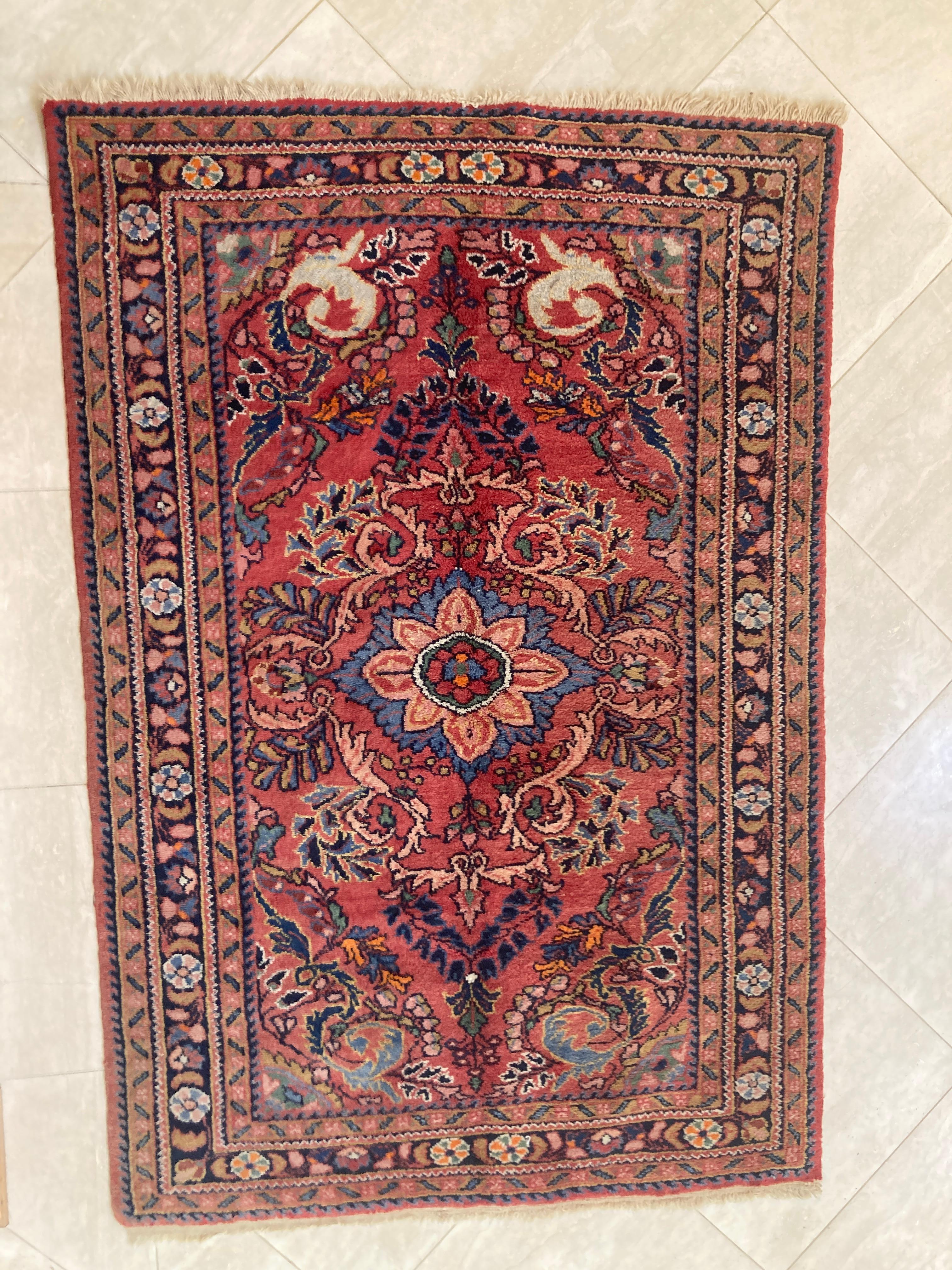 Antique Turkish Hand-Knotted Ethnic Rug, 1940 For Sale 10