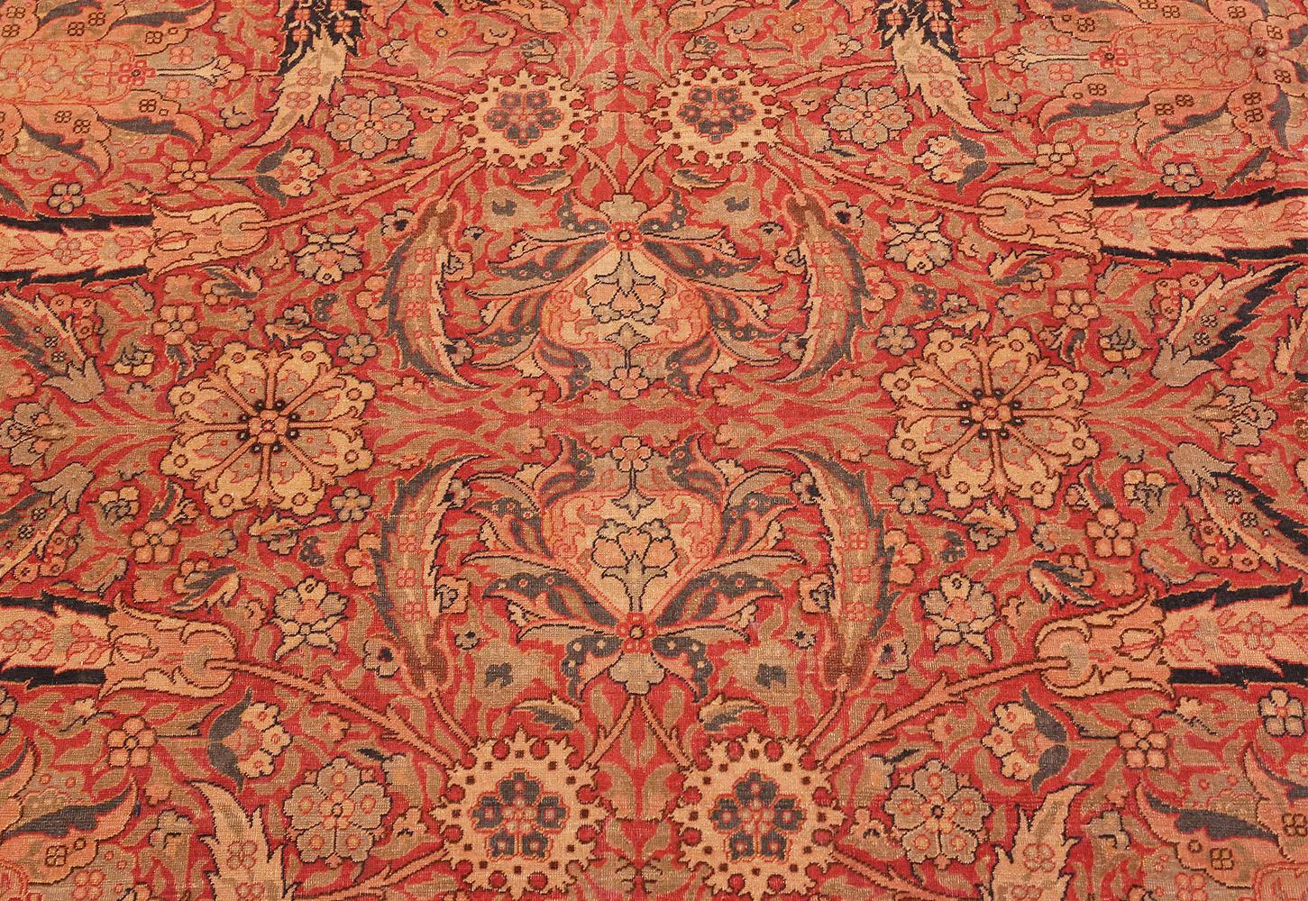 Oushak Antique Turkish Hereke Carpet. Size: 9 ft 9 in x 13 ft 1 in  For Sale