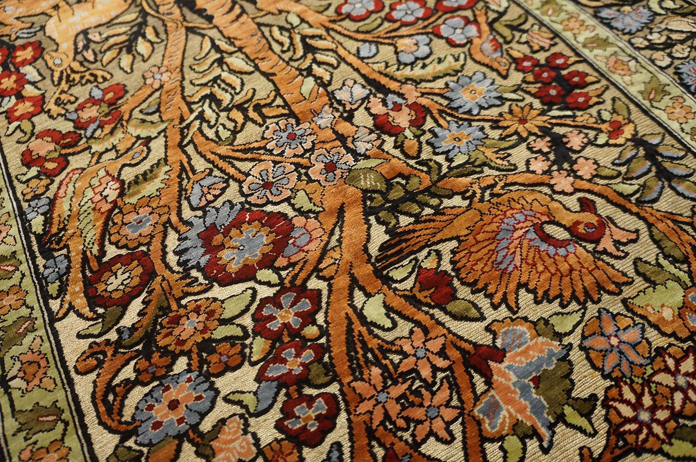 Mid  20th Century Silk Turkish Hereke Carpet ( 2' x 3' - 60 x 90 cm ) For Sale 4