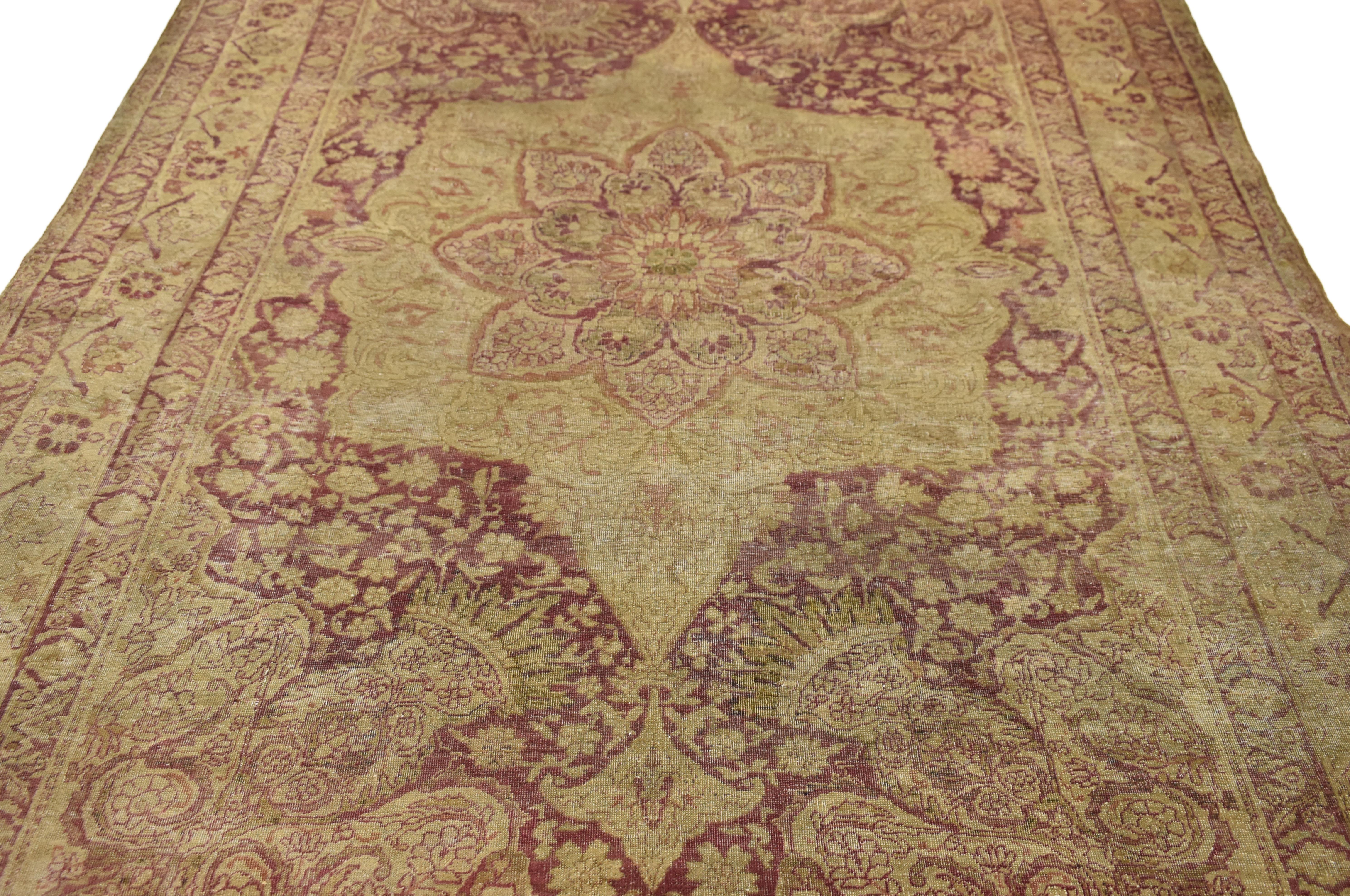 Turco Tappeto antico turco Hereke con stile Art Nouveau in colori tenui in vendita