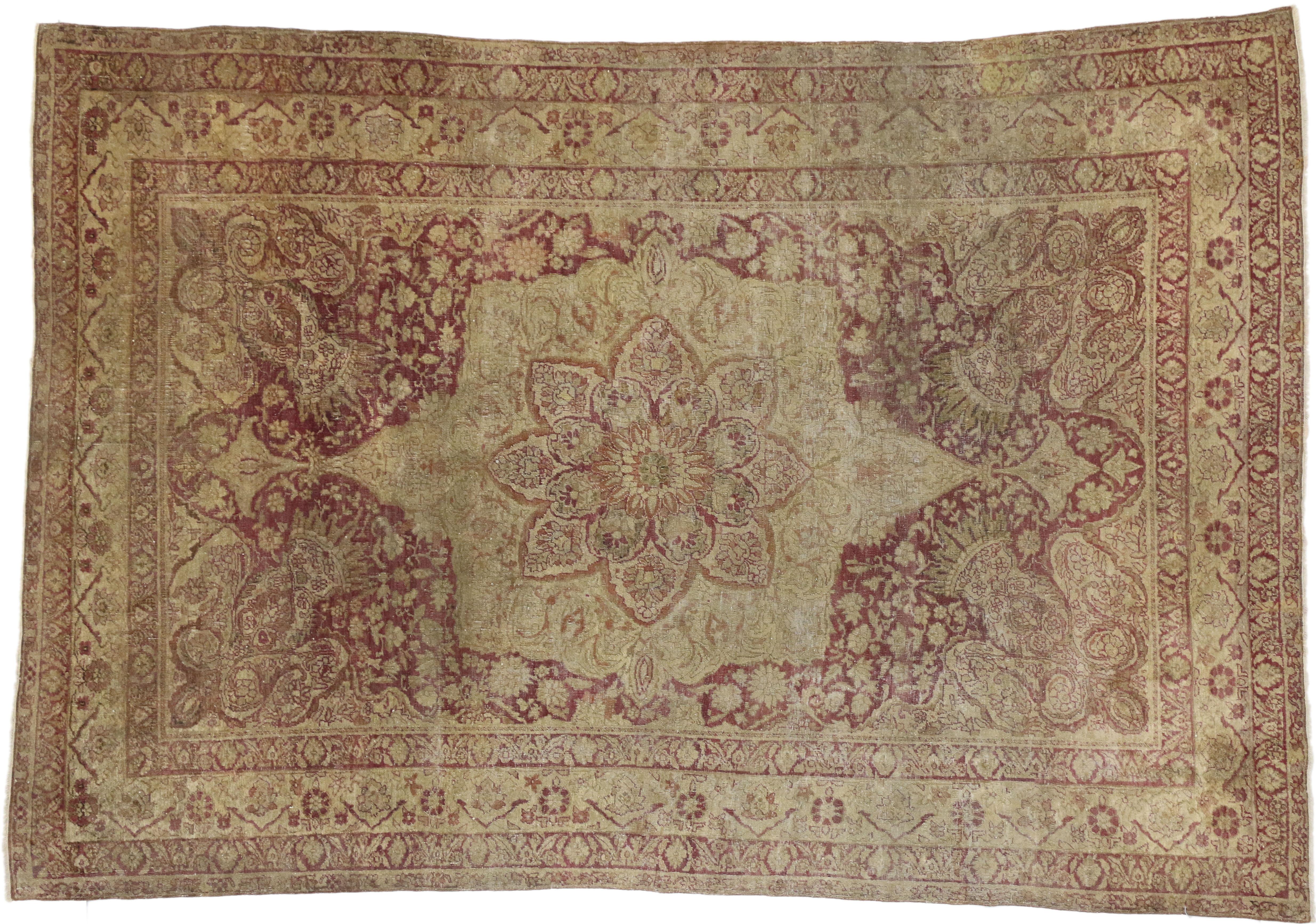 Antiker türkischer Hereke-Teppich im Jugendstil in gedämpften Farben im Zustand „Gut“ im Angebot in Dallas, TX