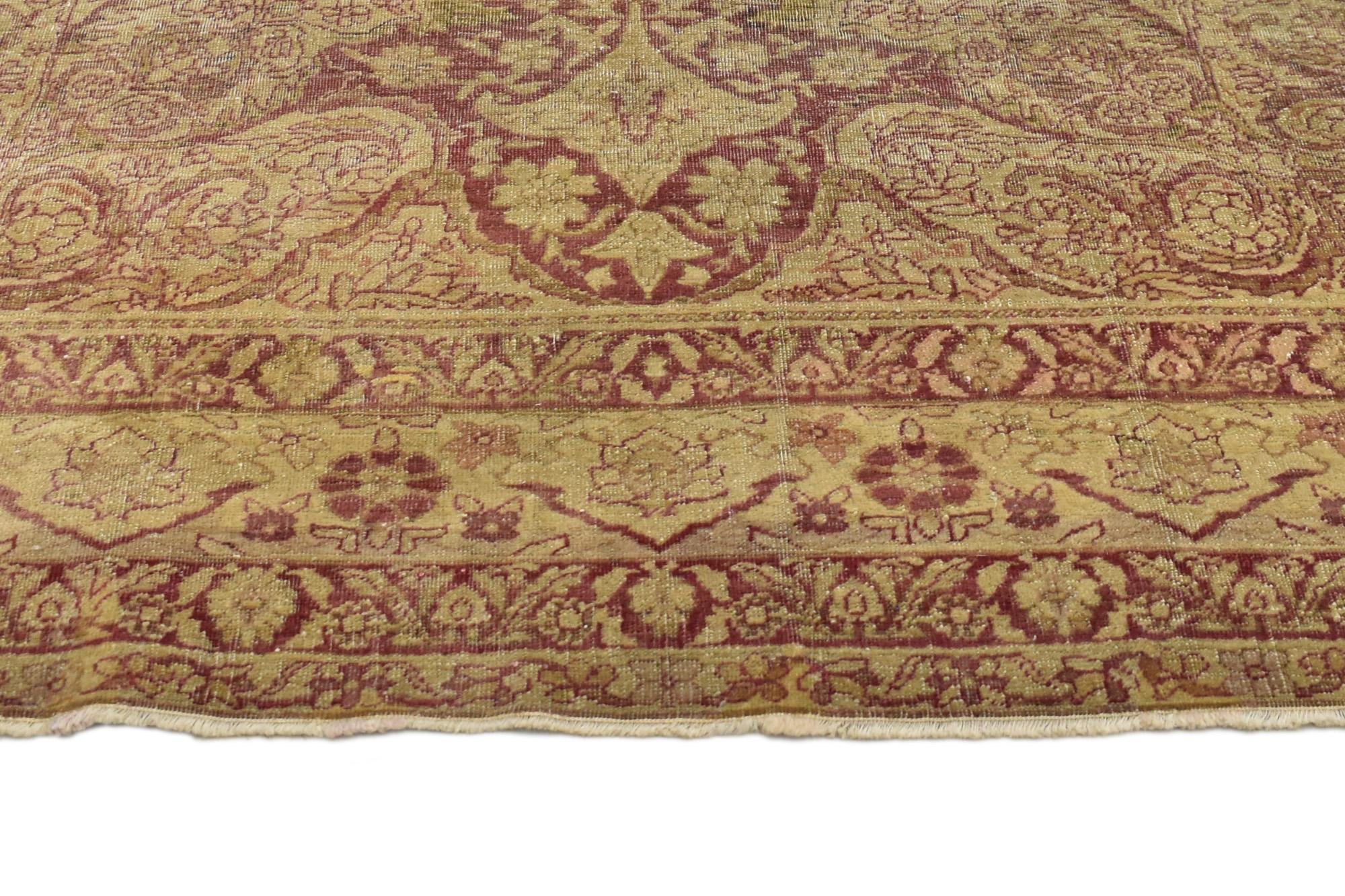 Annodato a mano Tappeto antico turco Hereke con stile Art Nouveau in colori tenui in vendita