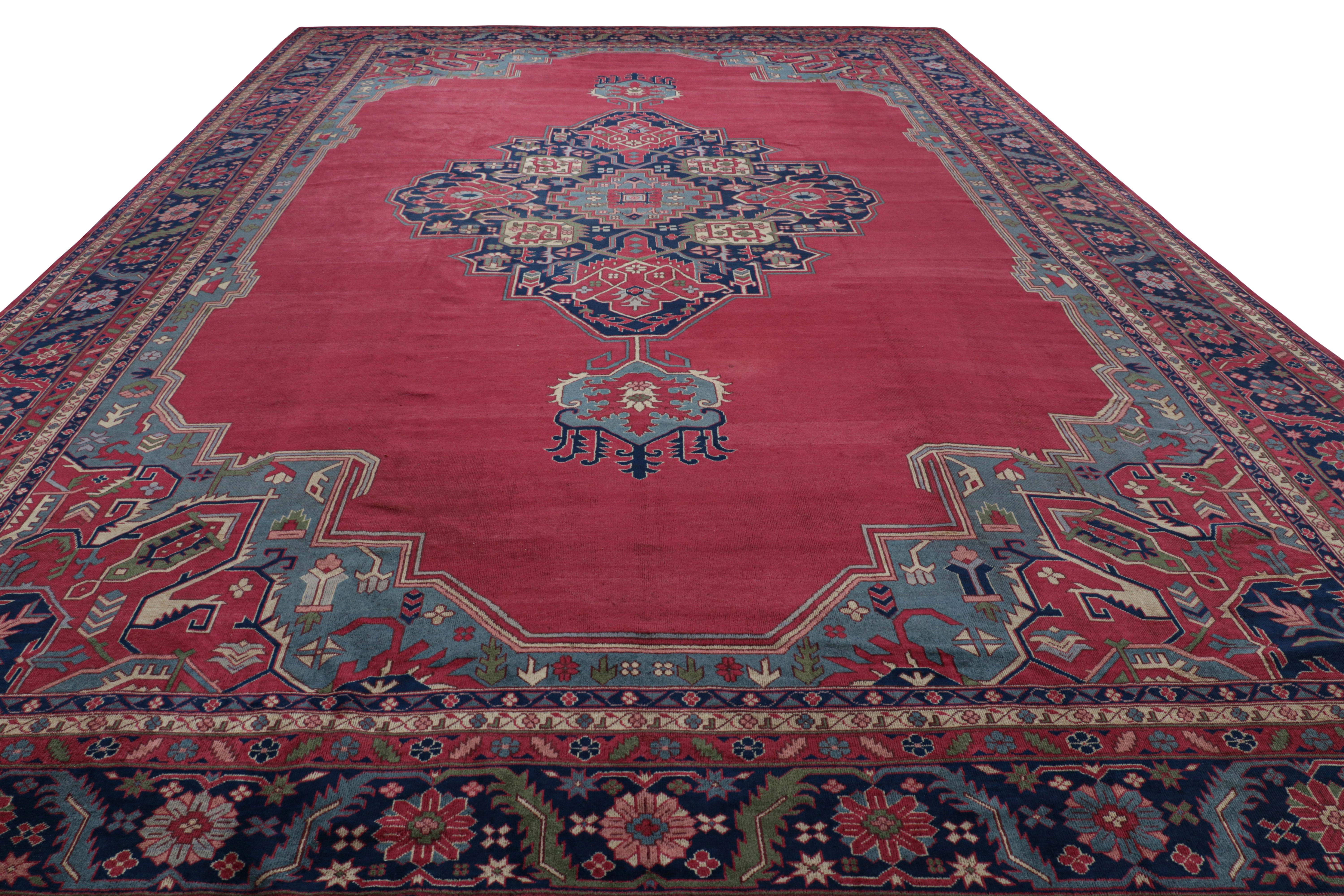 Antigua alfombra turca Isparta con campo abierto rojo y medallón en Bueno estado para la venta en Long Island City, NY