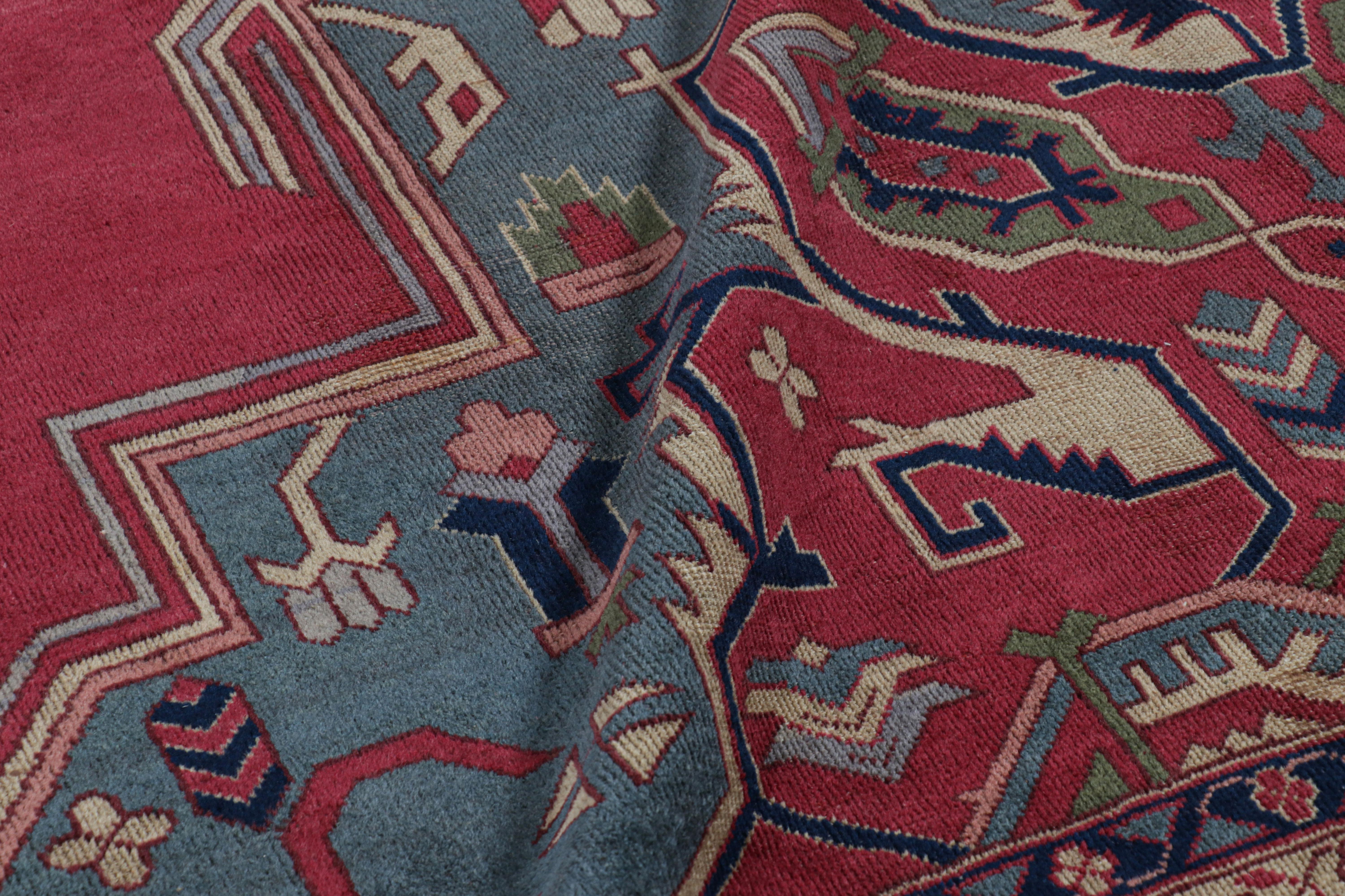Antigua alfombra turca Isparta con campo abierto rojo y medallón en venta 1