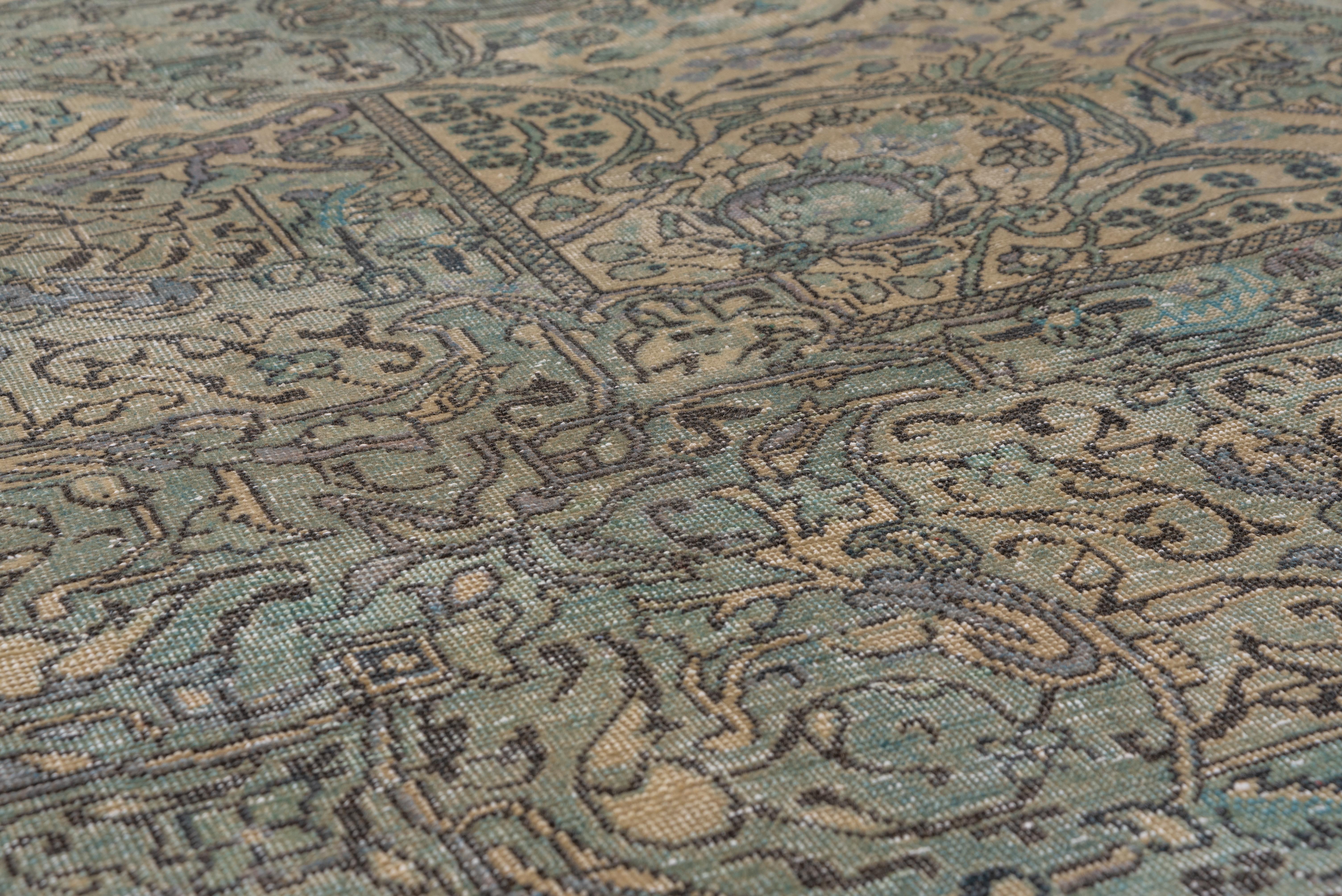 Tapis de Turquie antique Kaisary, palette bleue Bon état - En vente à New York, NY