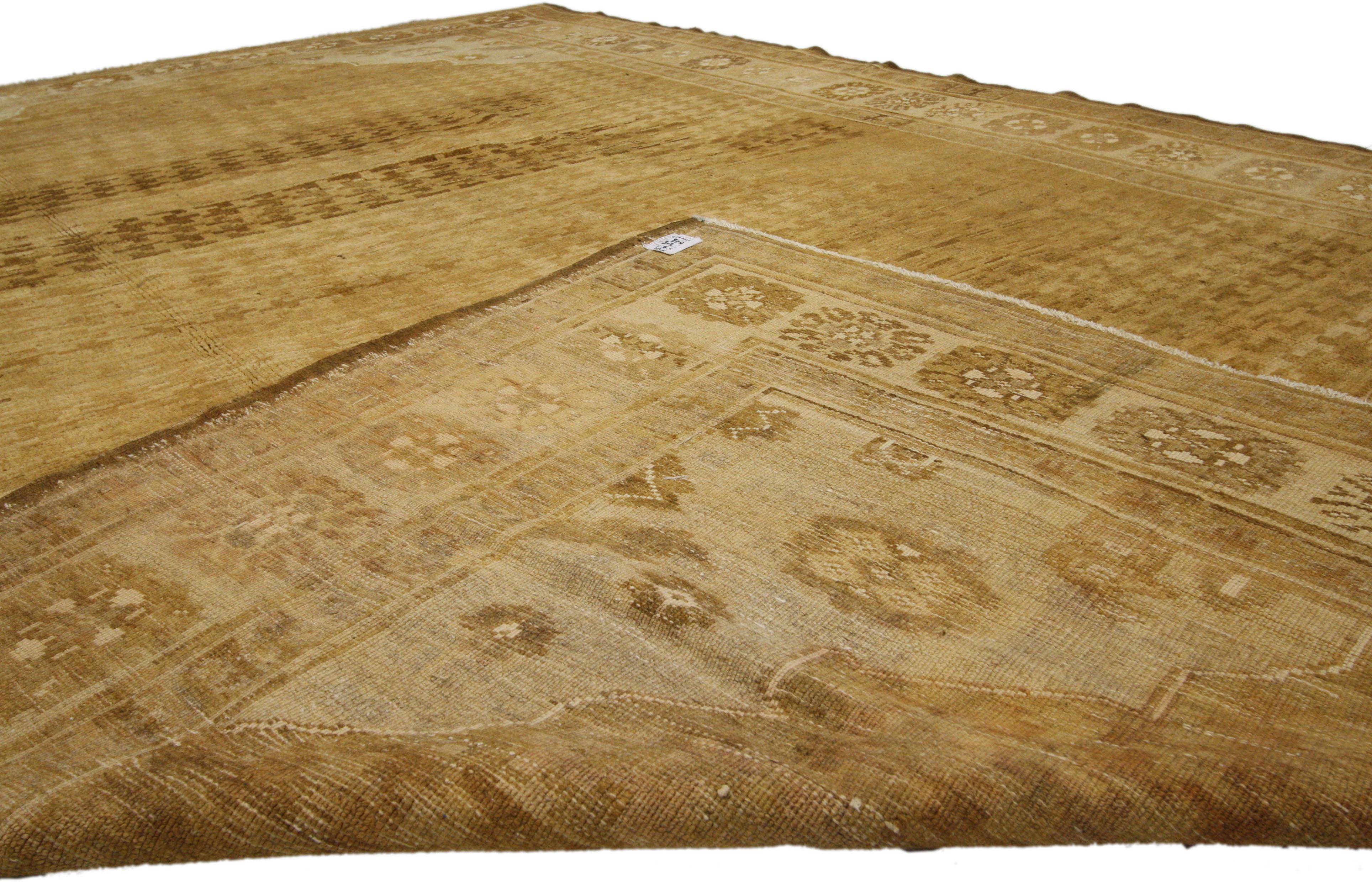 Antiker türkischer Kars Oushak-Teppich mit Mid-Century-Modern-Stil (Wolle) im Angebot
