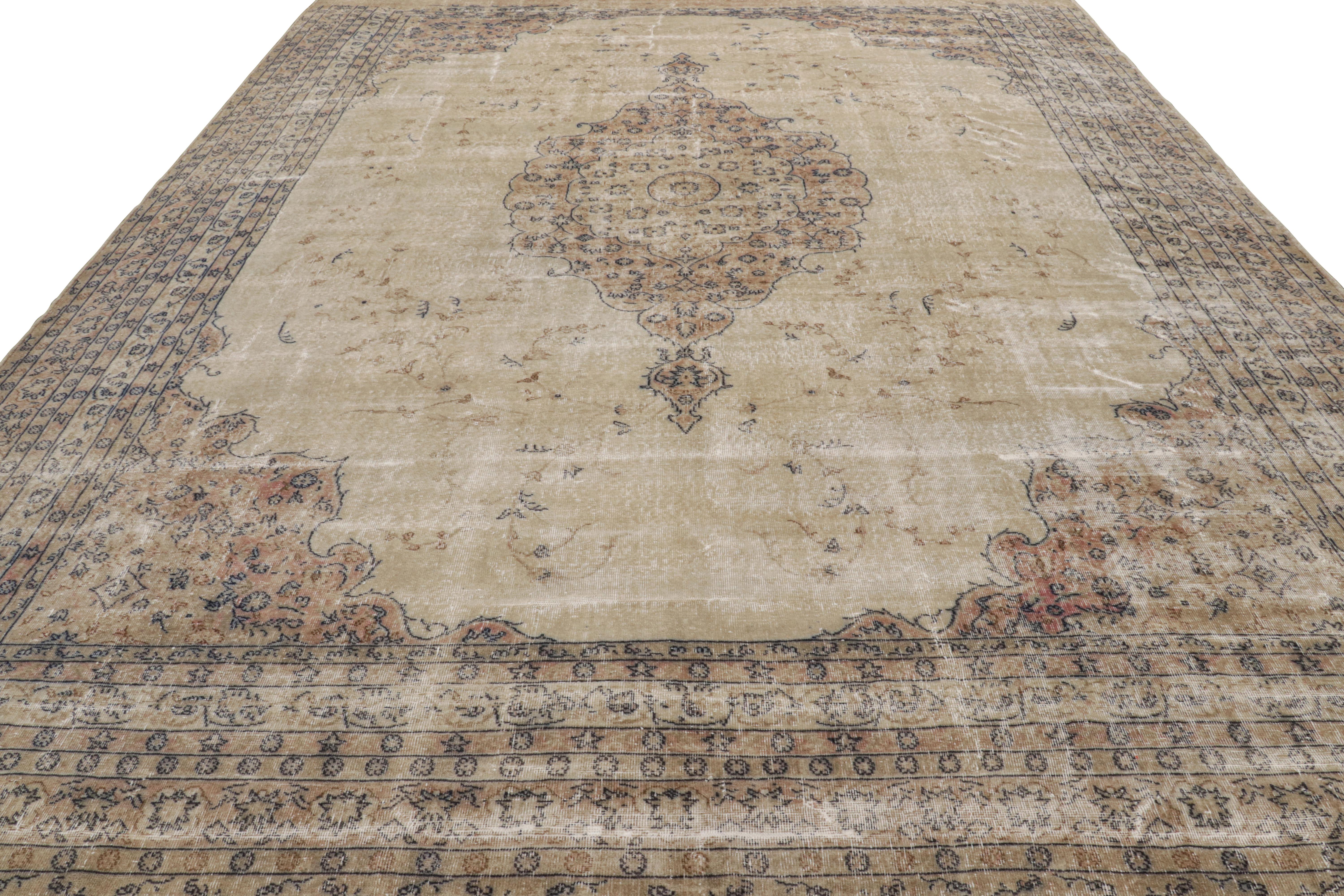 Early 20th Century Antique Turkish Kayseri Rug, Beige-Brown Medallion and Florals - Rug & Kilim For Sale