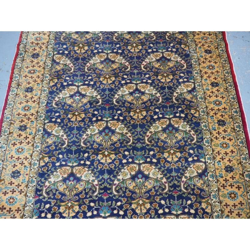 Tapis turc ancien Kayseri avec tout un motif floral, vers 1920 Bon état - En vente à Moreton-In-Marsh, GB