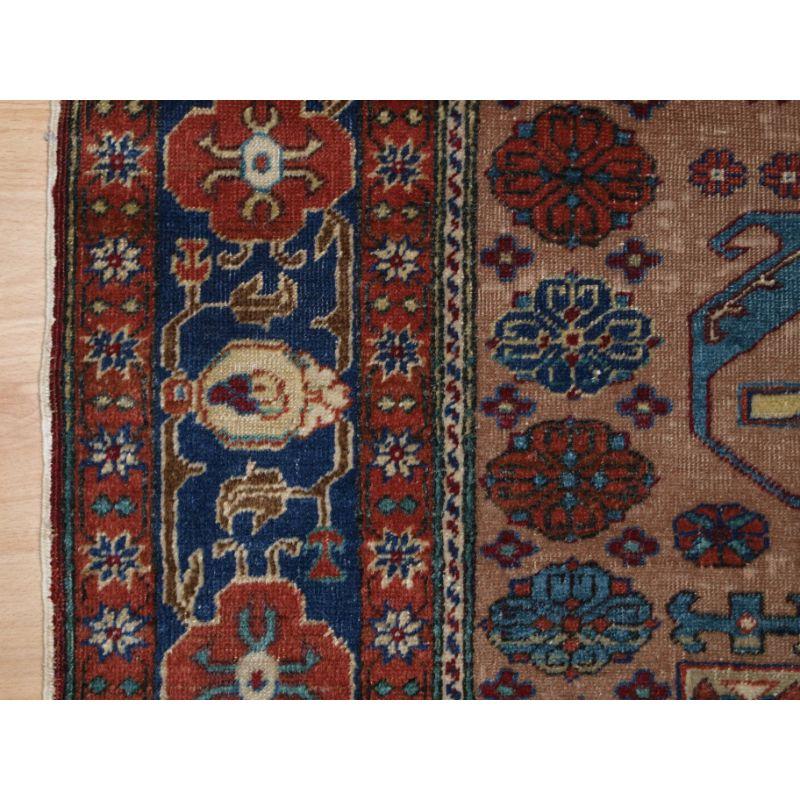 Alfombra antigua turca Kayseri con diseño tradicional de la región caucásica 