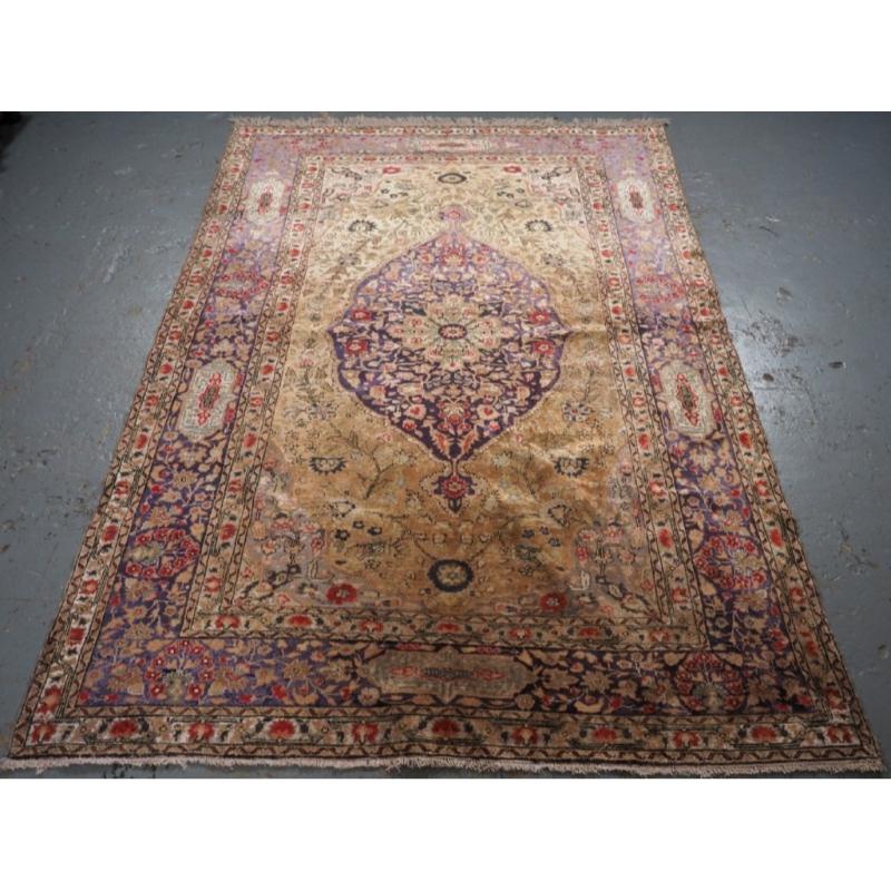 Antique Turkish Kayseri Silk Rug, Pastel Colours, Circa 1900 In Excellent Condition For Sale In Moreton-In-Marsh, GB