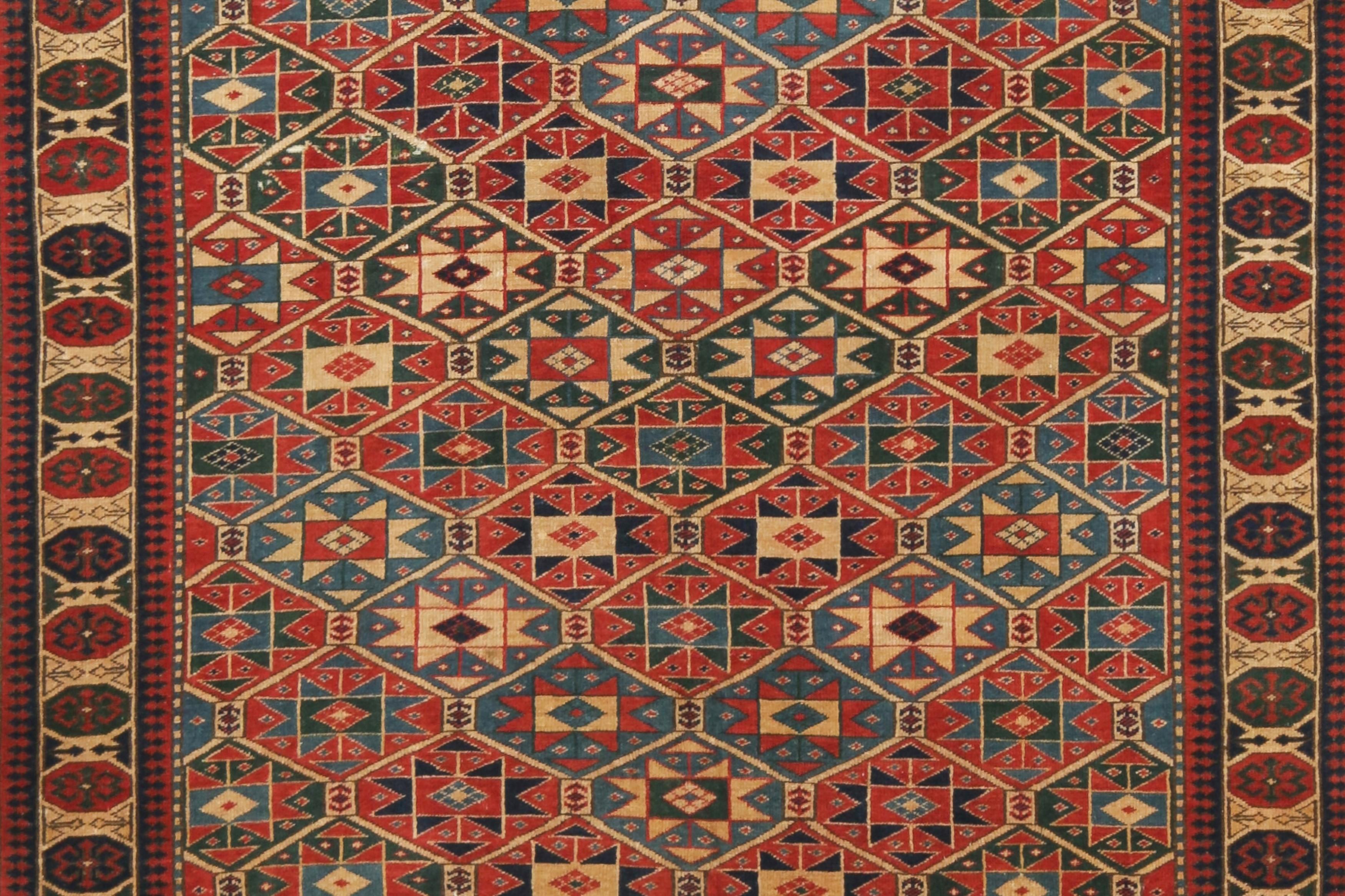 Antiker Kazak-Wollteppich in Geometrisch in Creme, Rot und Blau (Türkisch) im Angebot