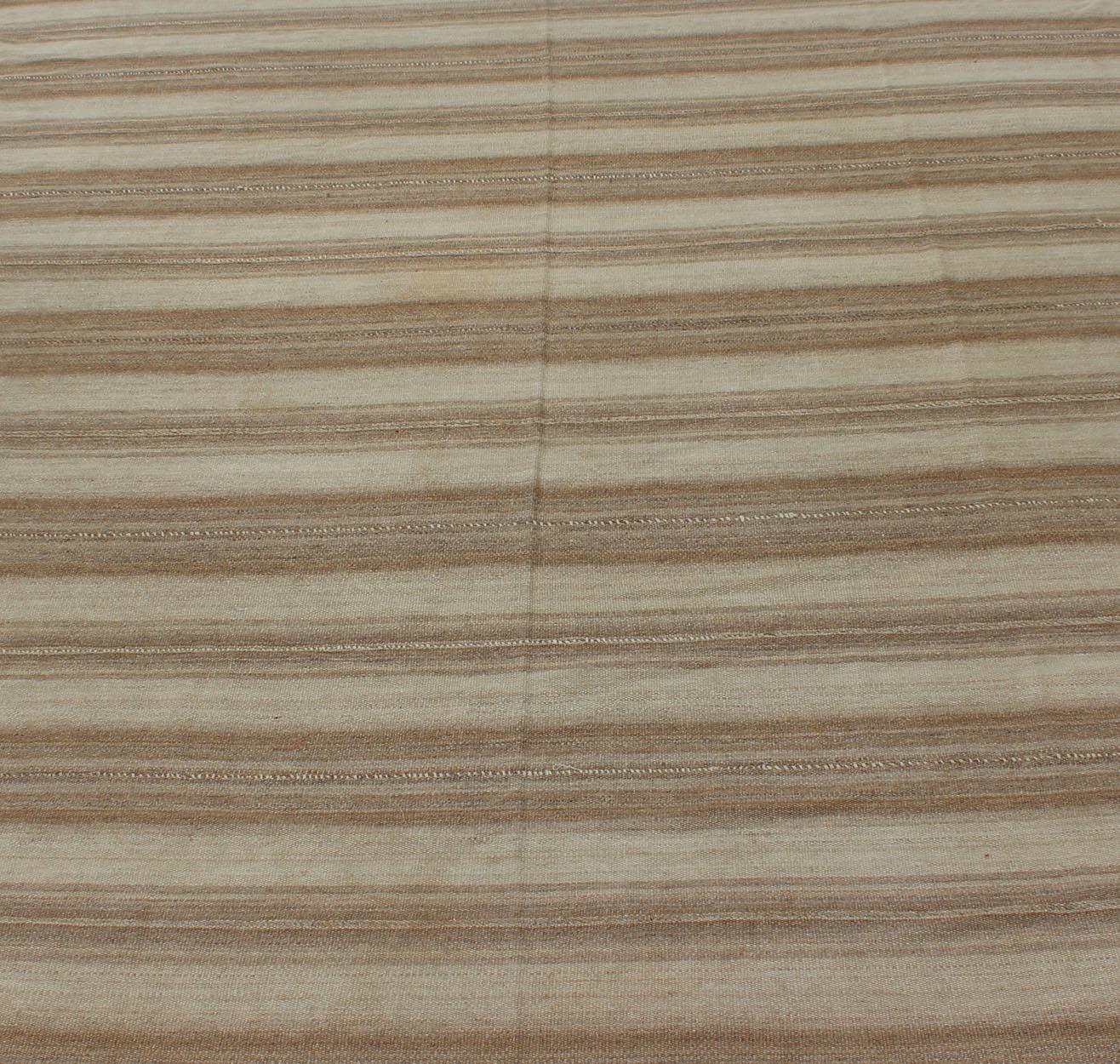 Kilim persiano antico a più pannelli con forma quadrata, in Taupe e Light Brown in vendita 1