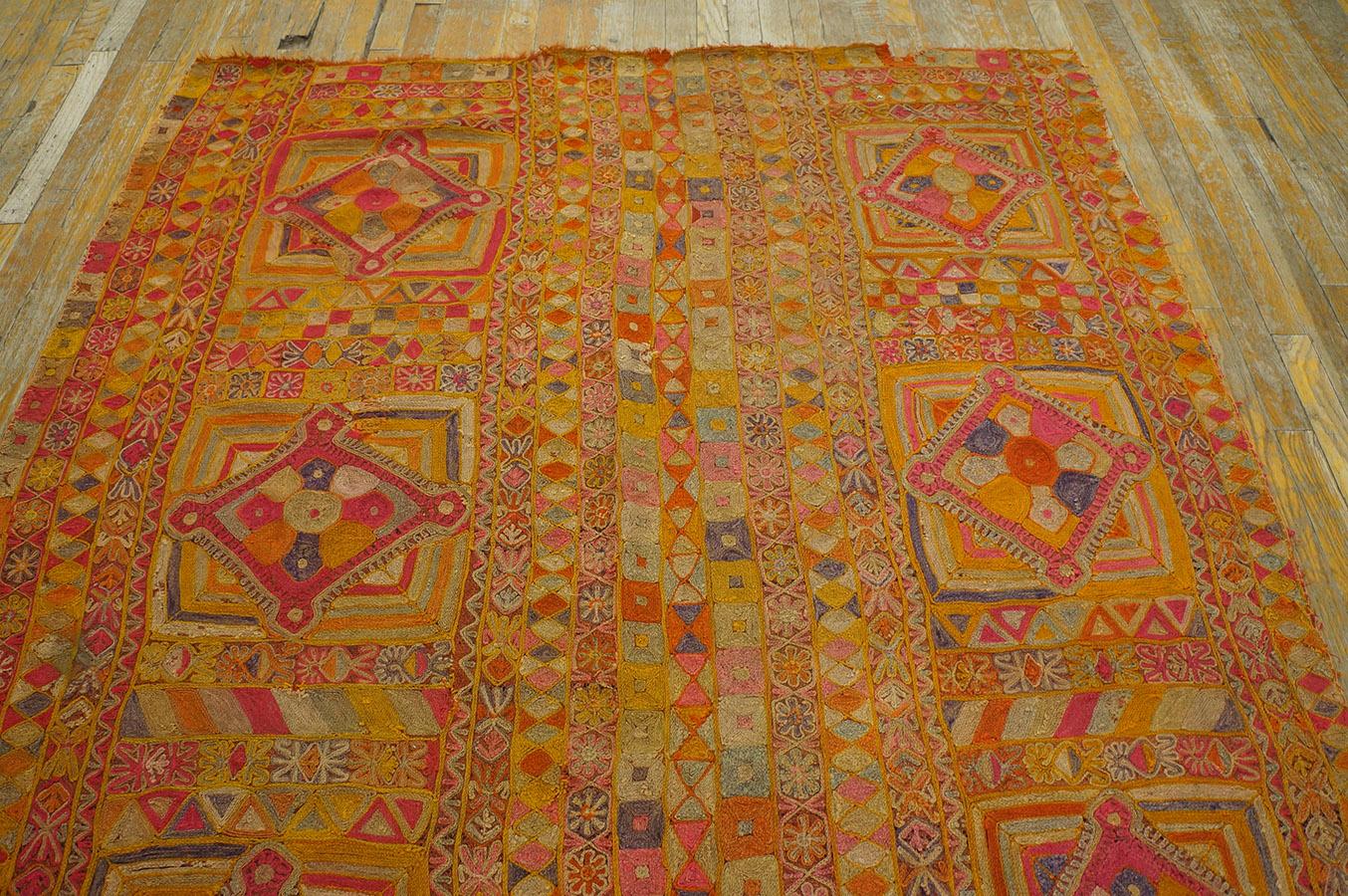 Bordado árabe marismeño de los años 70 ( 5' 3'' x 8' - 160 x 245 cm ) finales del siglo XX