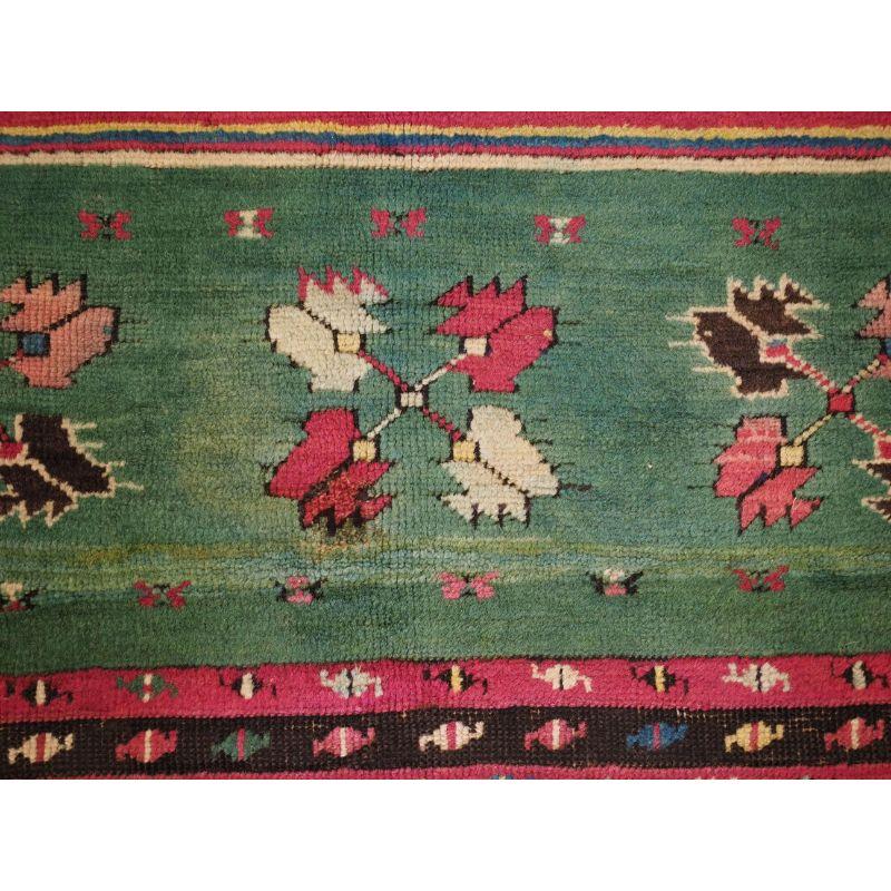 Antique Turkish Kirsehir Prayer Rug, Superb Colour, 2nd Half 19th Century In Excellent Condition For Sale In Moreton-In-Marsh, GB