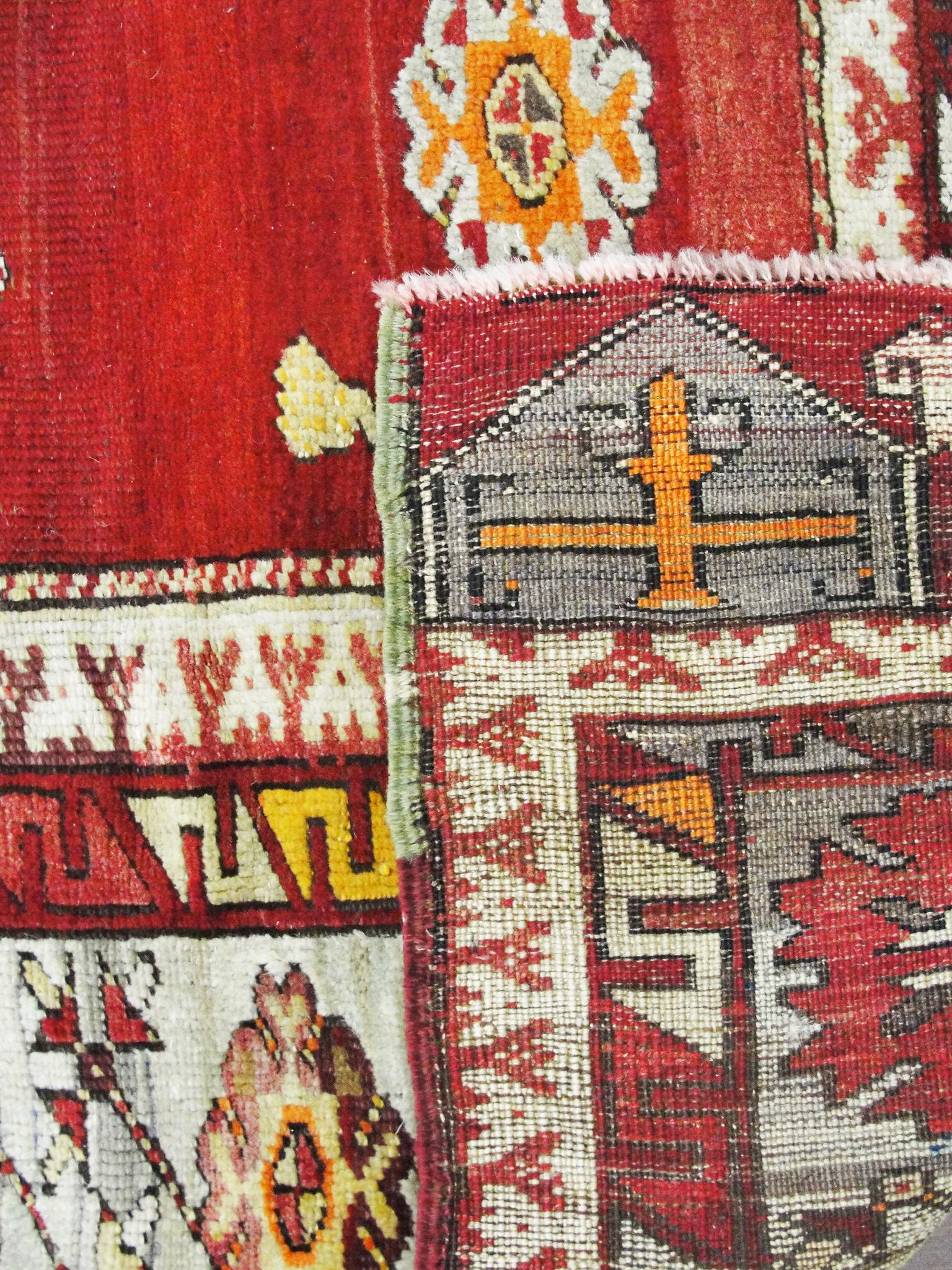 Ancien tapis de Kirshehir turc (a Gallery) en vente 3