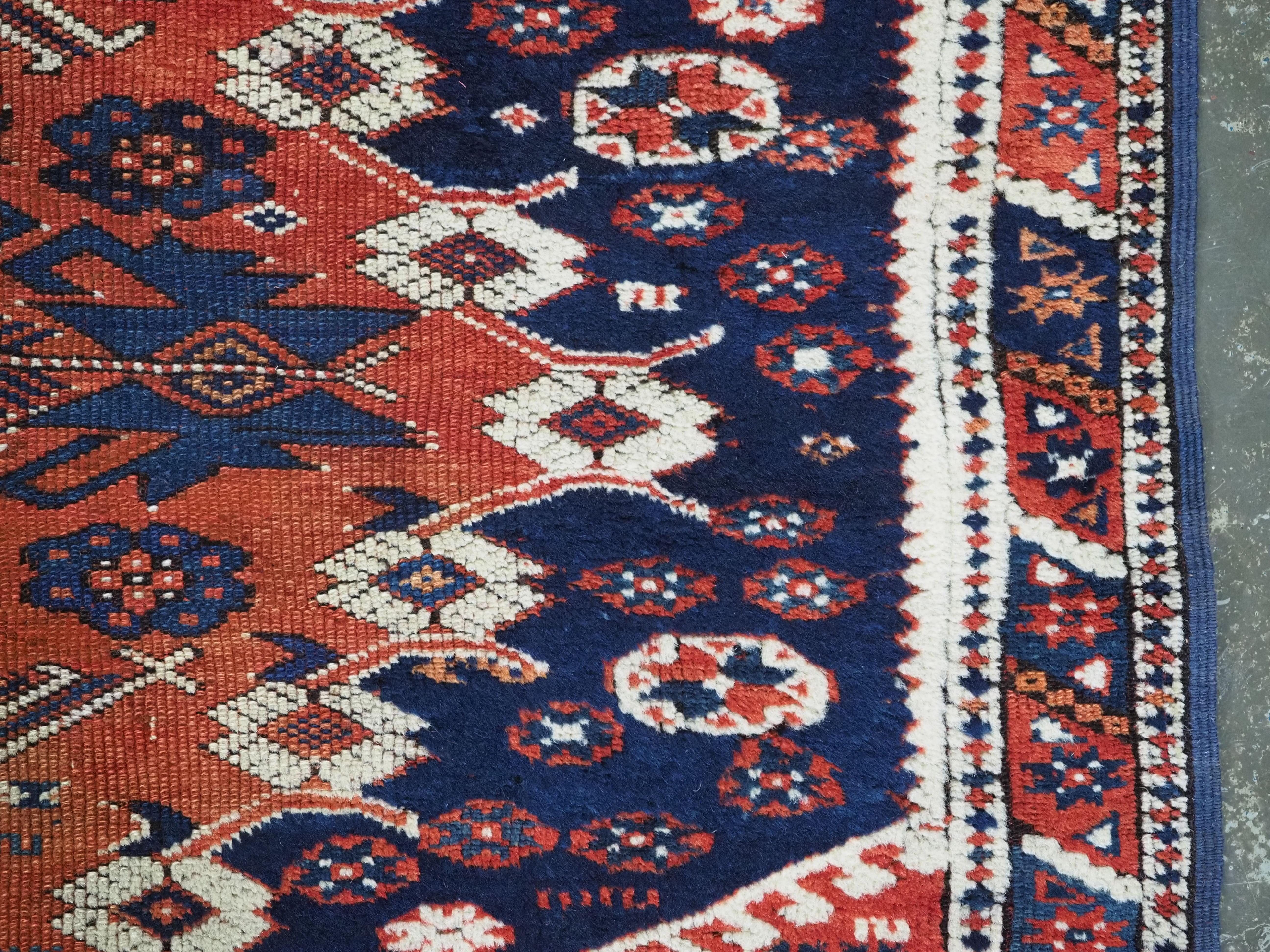 Antique Turkish Kiz Bergama rug of classic design with superb colour, circa 1850 For Sale 1