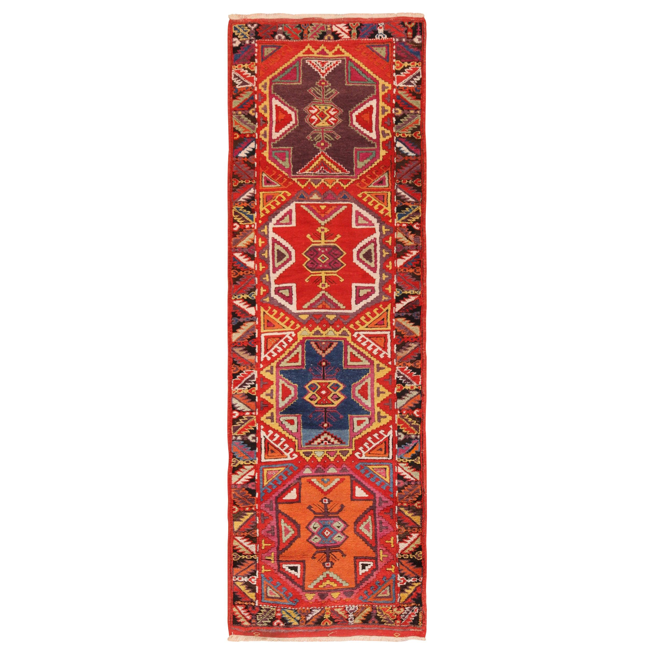 Nazmiyal Collection Antique Turkish Konya Runner Rug. 3 ft 5 in x 10 ft 10 in For Sale