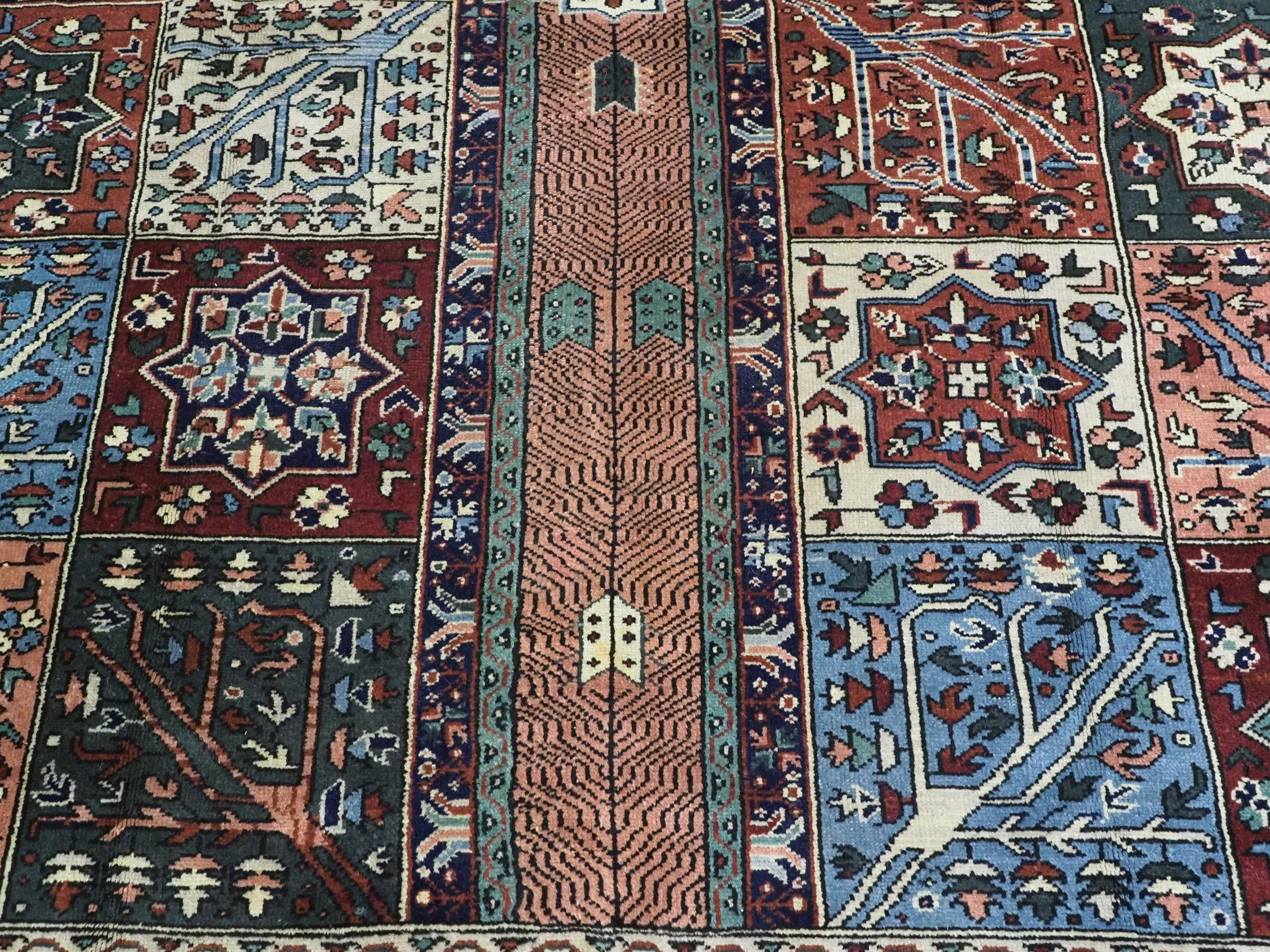 Antiker türkischer Kula-Teppich mit traditionellem persischen Garten-Design.  Um 1900. im Angebot 5