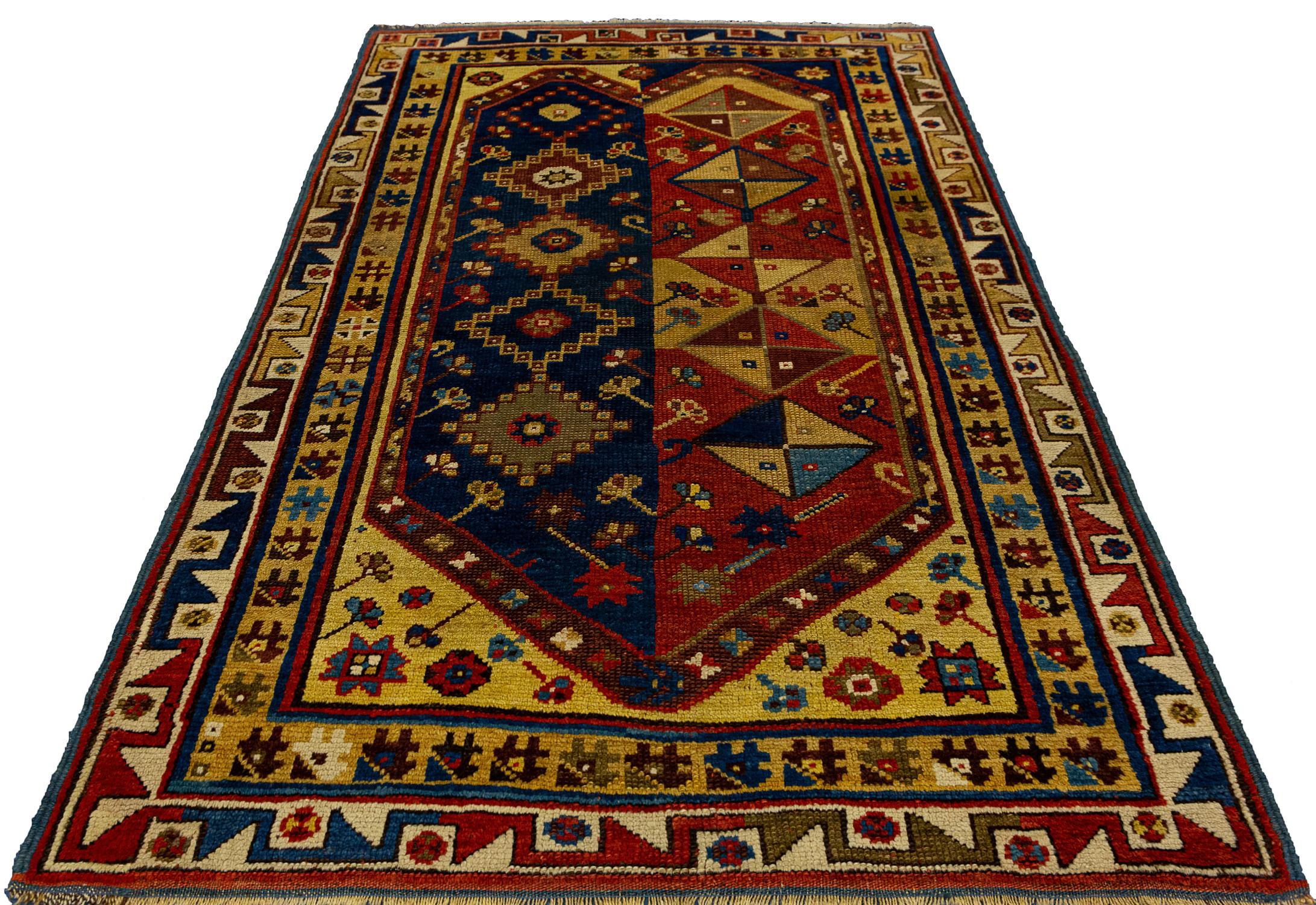 Antique Turkish Megri “Z” Motifs Wool Rug, Mid-19th Century In Good Condition For Sale In Ferrara, IT
