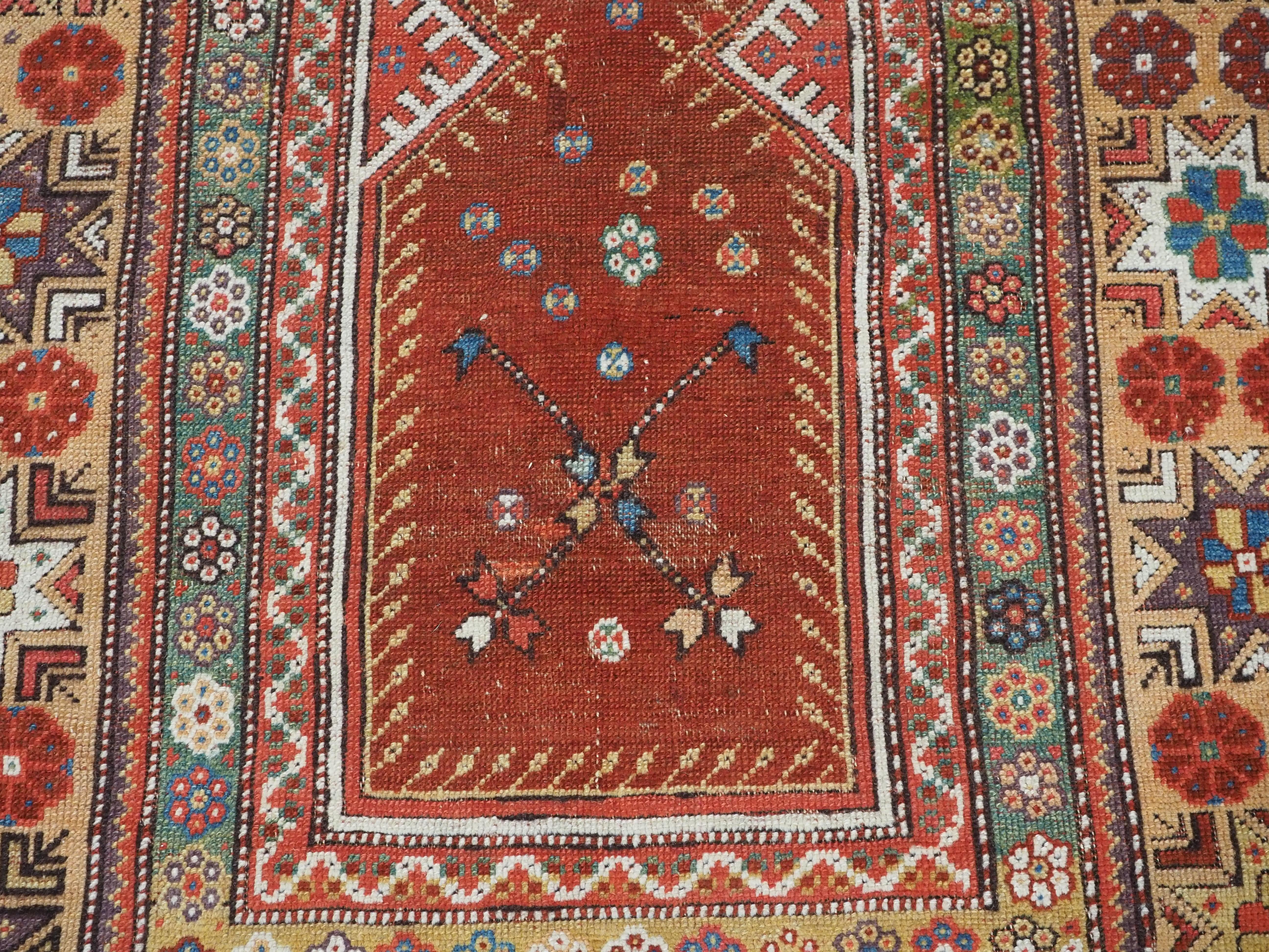 Antique Turkish Milas prayer rug of classic design, circa 1800-1825. For Sale 5
