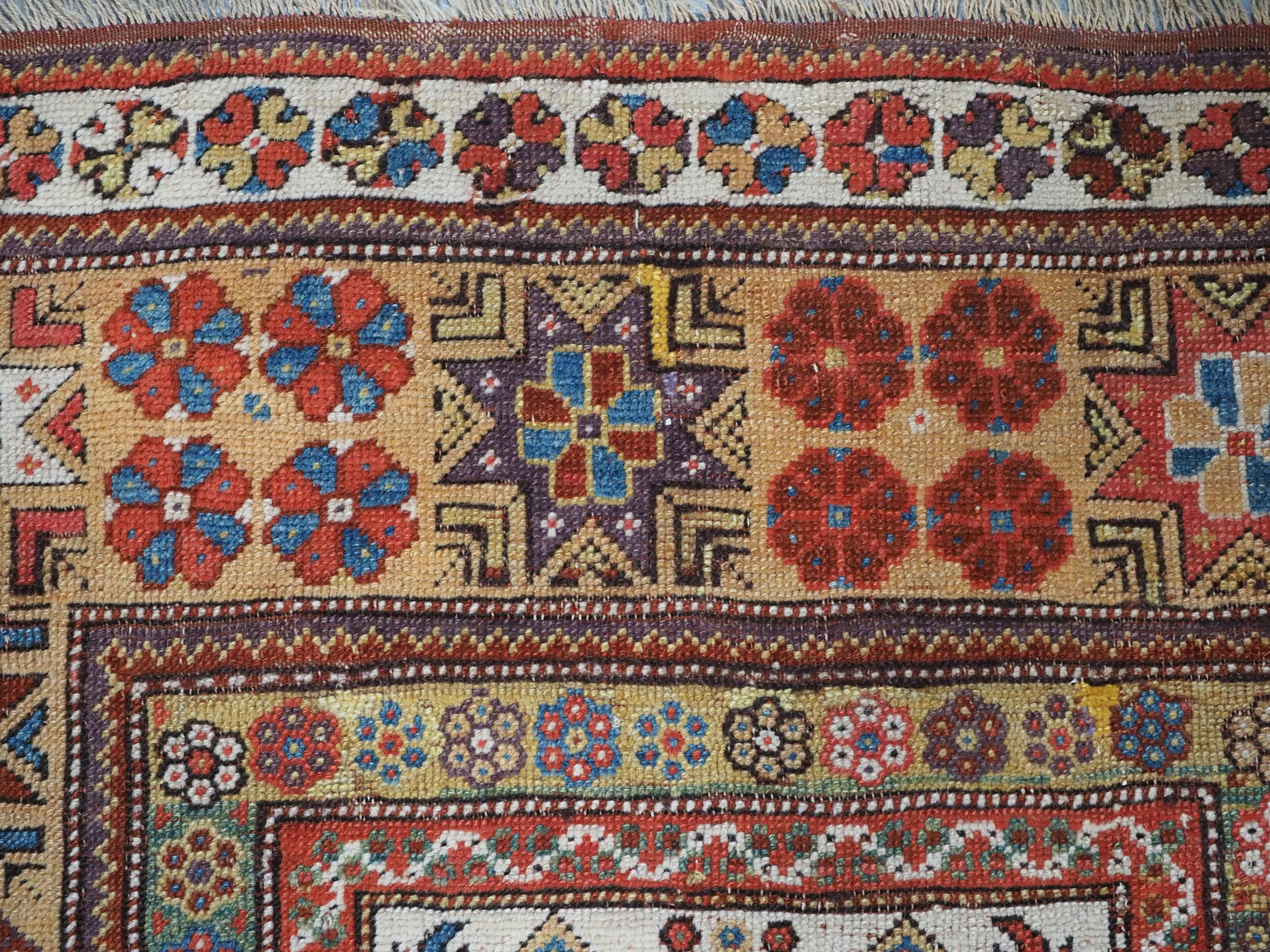 Antique Turkish Milas prayer rug of classic design, circa 1800-1825. For Sale 6