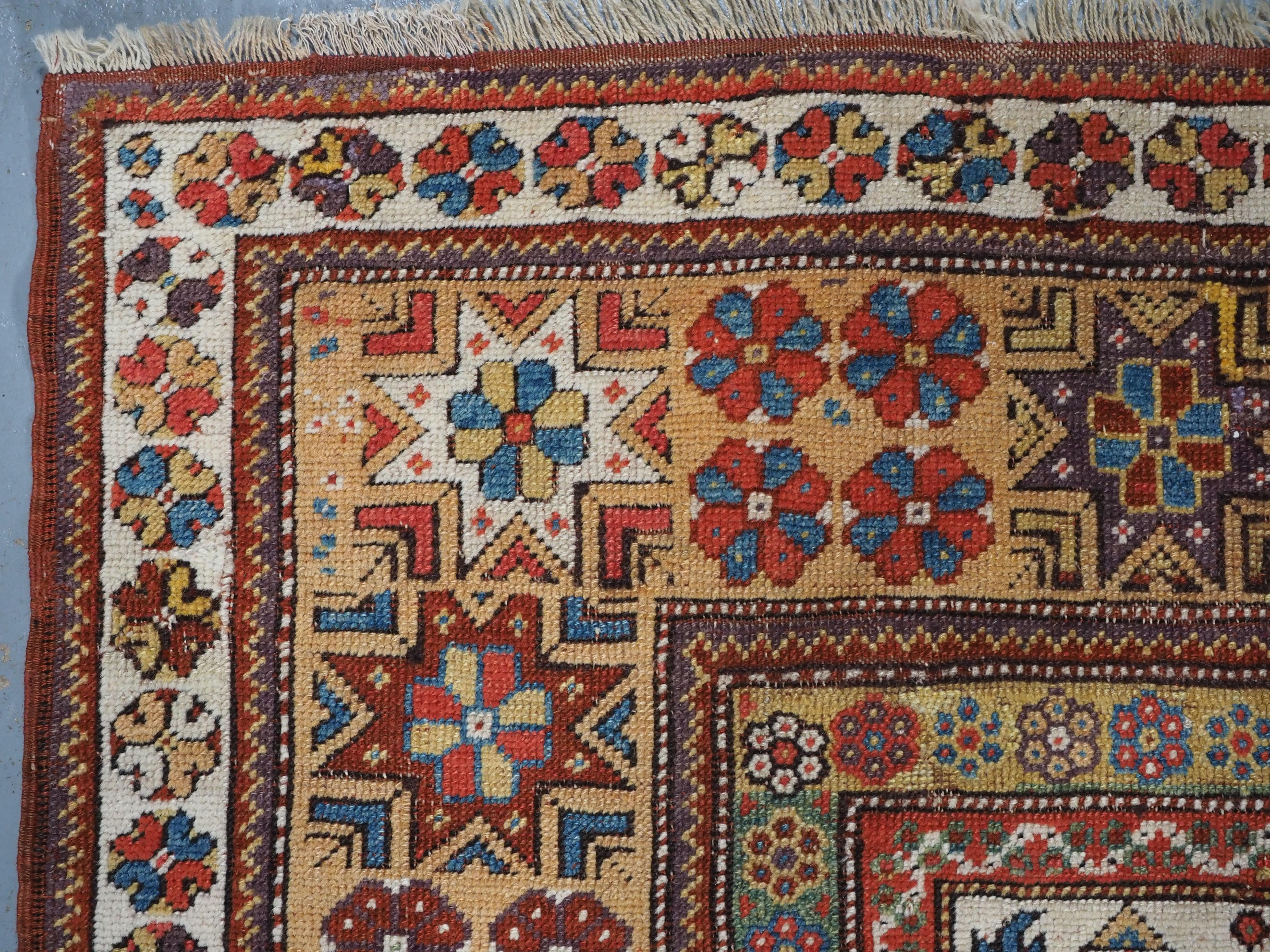 Antique Turkish Milas prayer rug of classic design, circa 1800-1825. For Sale 1
